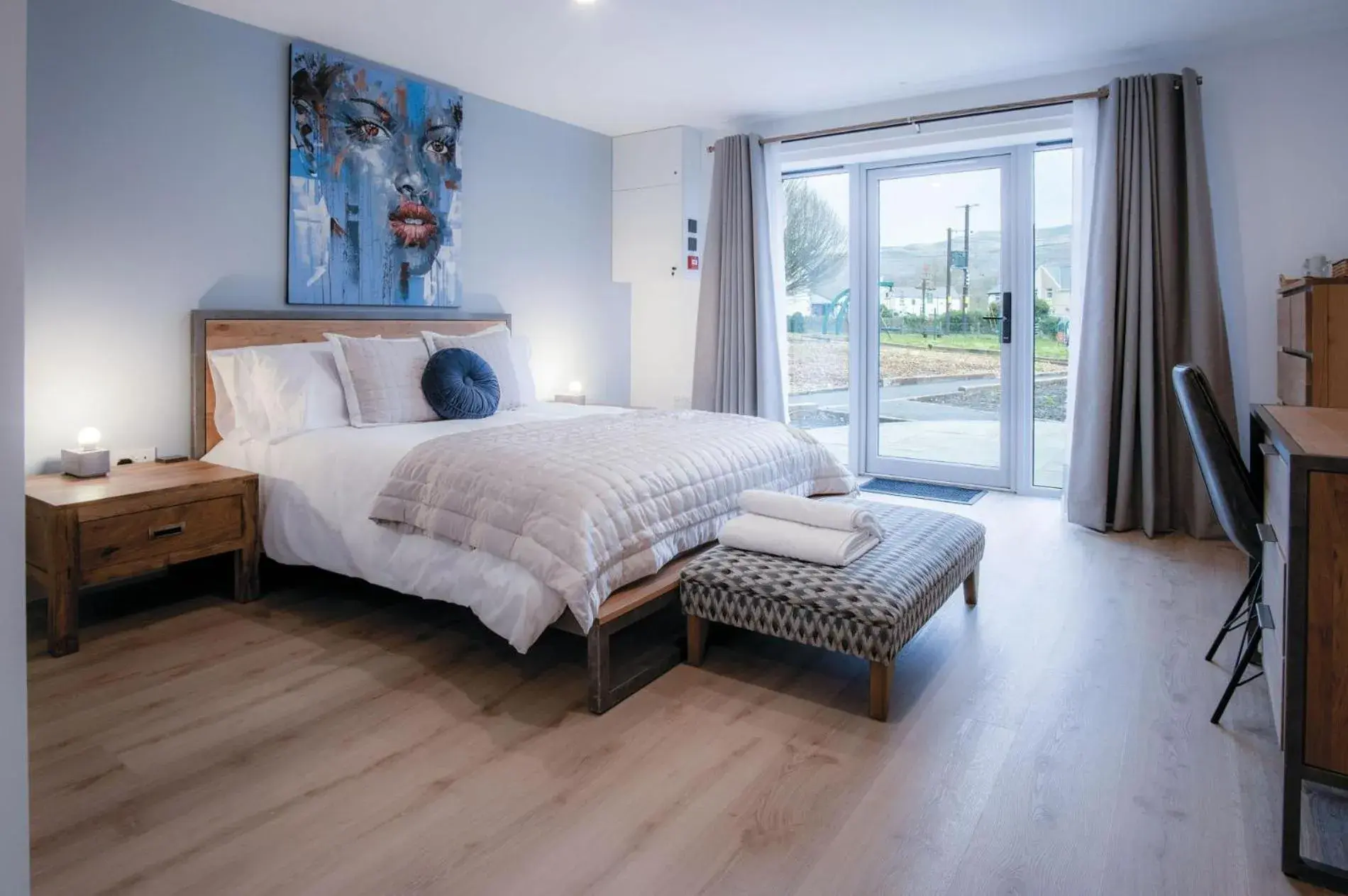 One-Bedroom Apartment in Suite 6 - Sleeping Giant Hotel - Pen Y Cae Inn One-Bedroom Apartment in Suite 6 - Sleeping Giant Hotel - Pen Y Cae Inn
