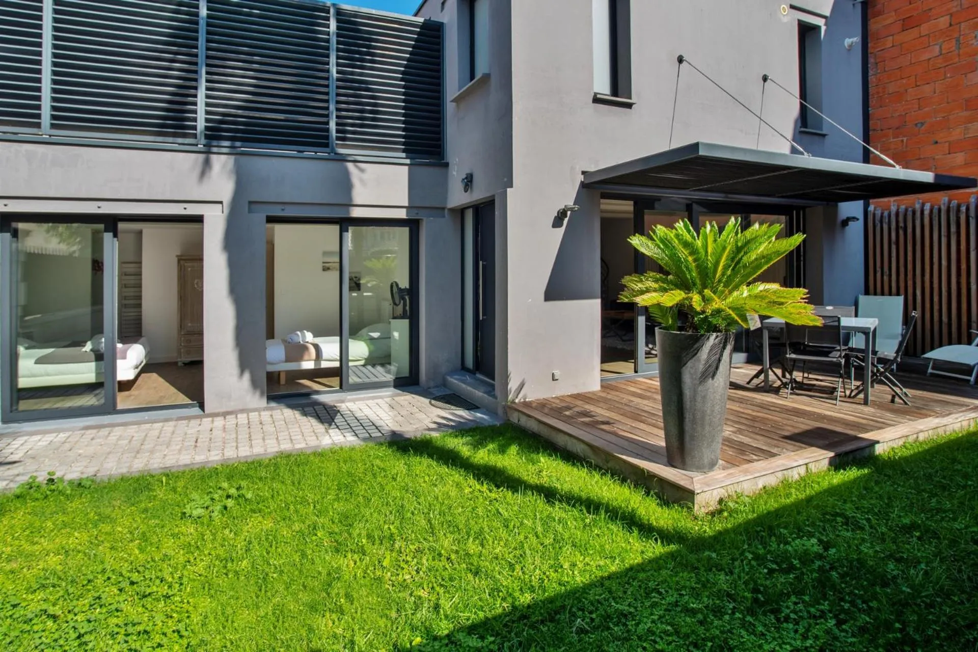 Garden view in La Dependance by Cocoonr