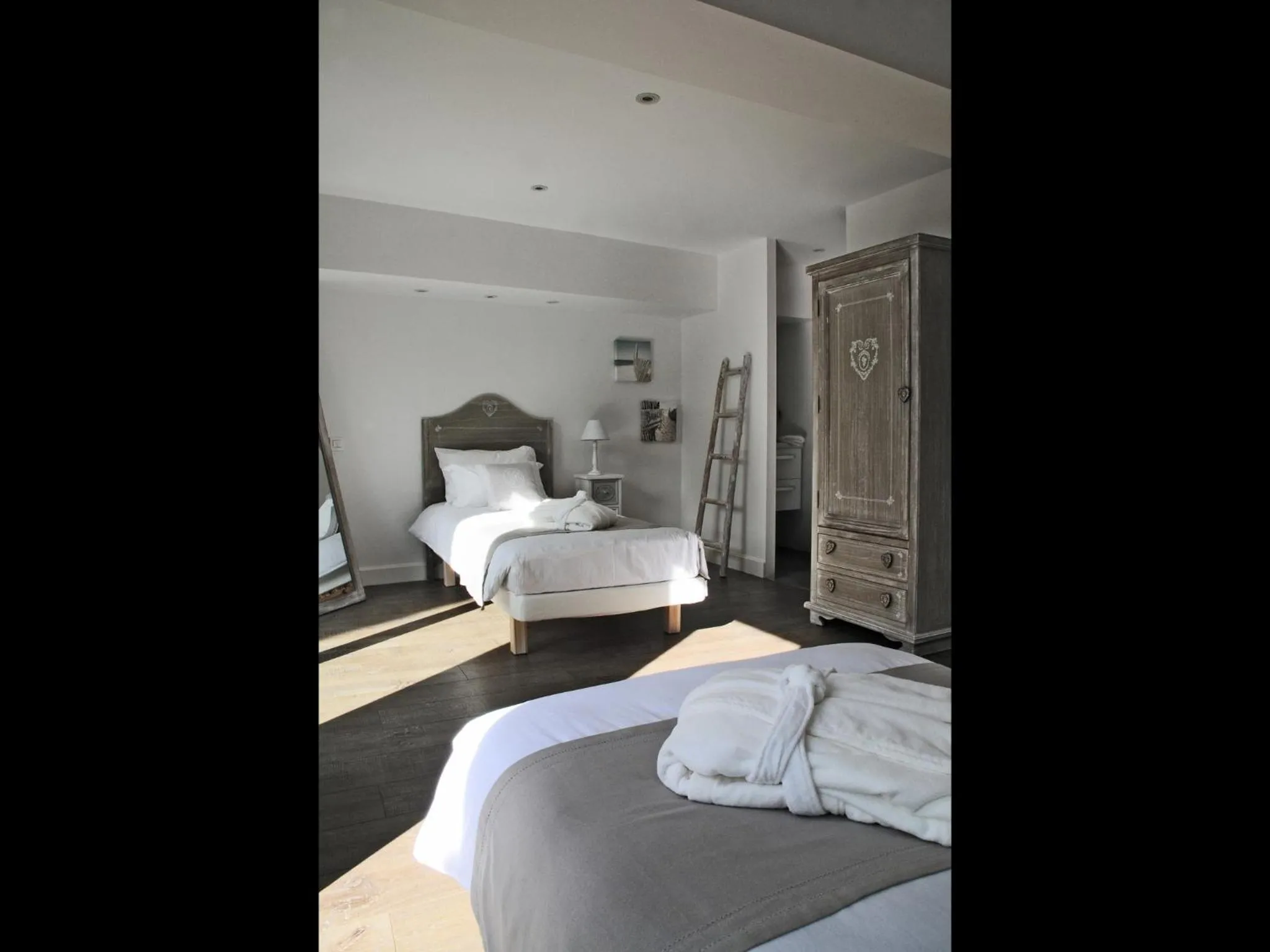 Day, Bed in La Dependance by Cocoonr