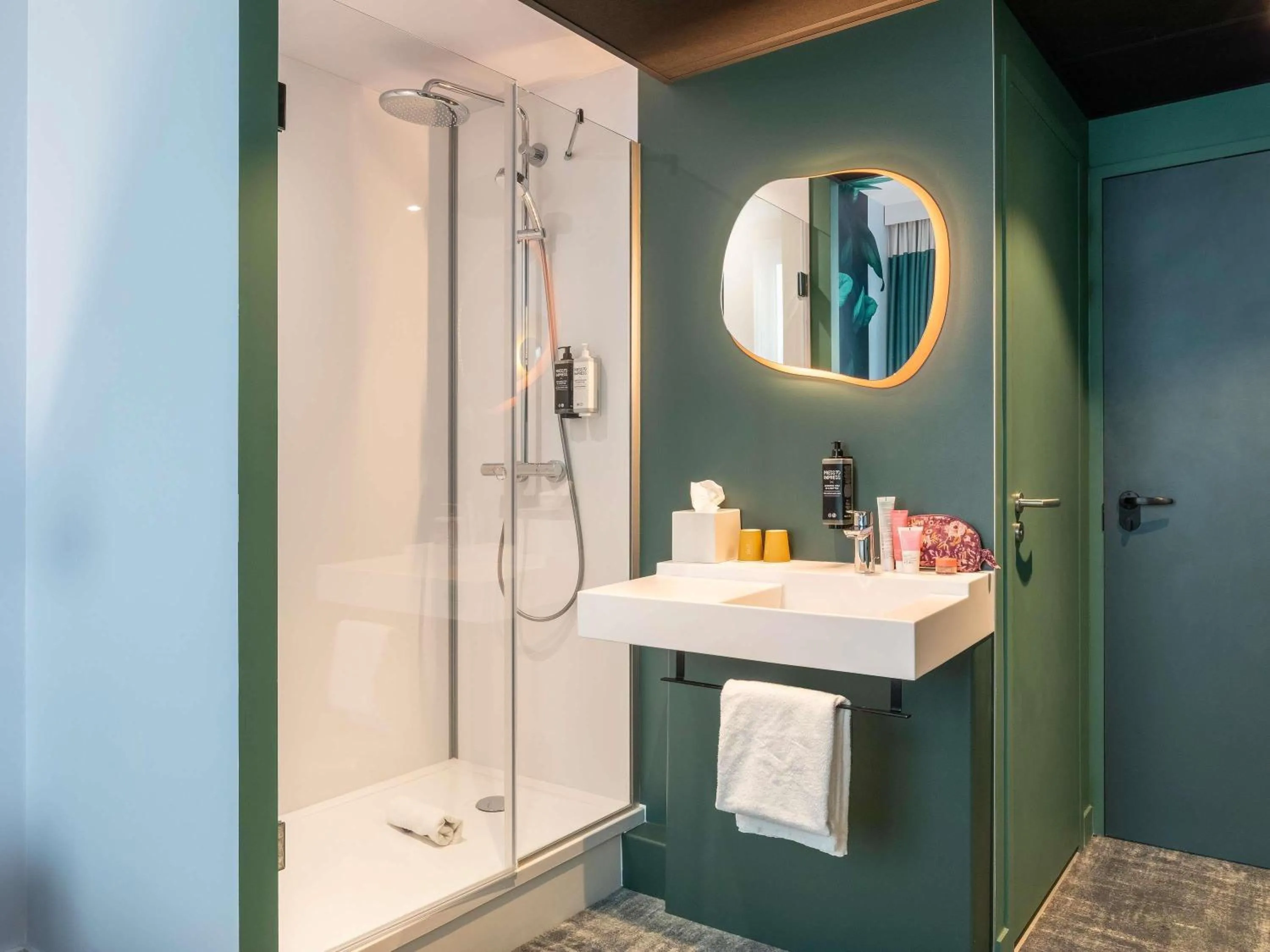 Bedroom in ibis Styles Bezons Paris La Défense