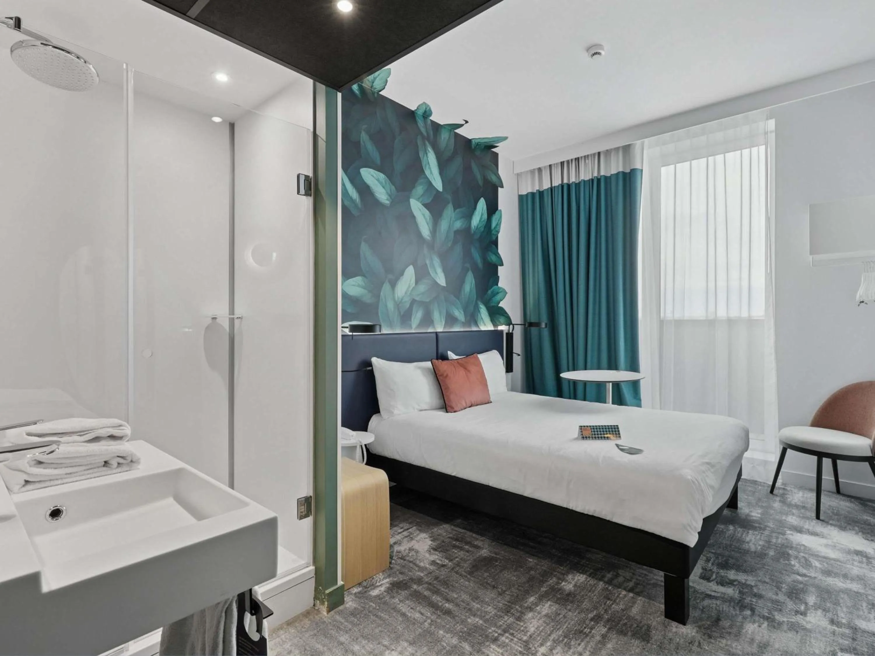 Bedroom, Bed in ibis Styles Bezons Paris La Défense