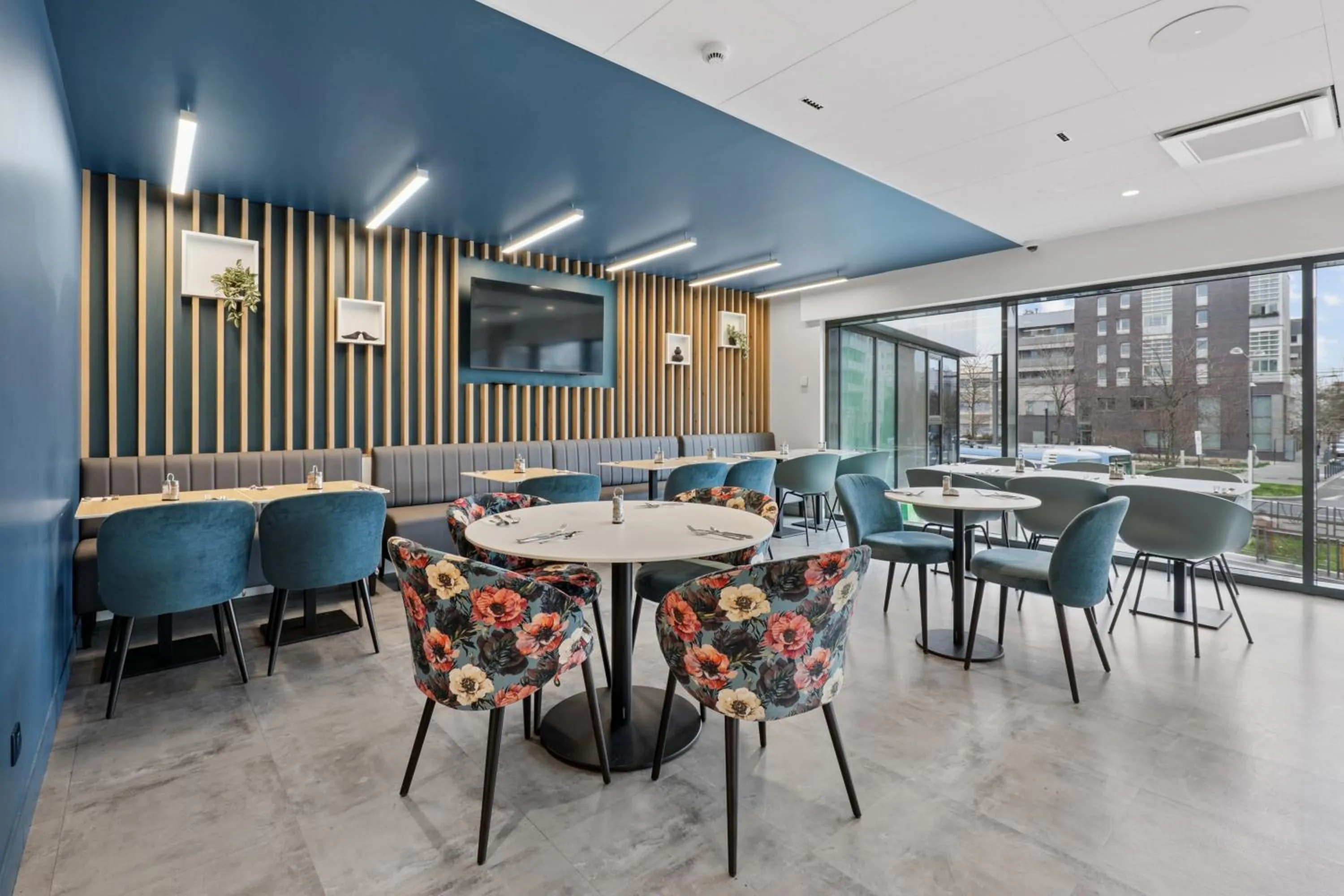 Breakfast in ibis Styles Bezons Paris La Défense