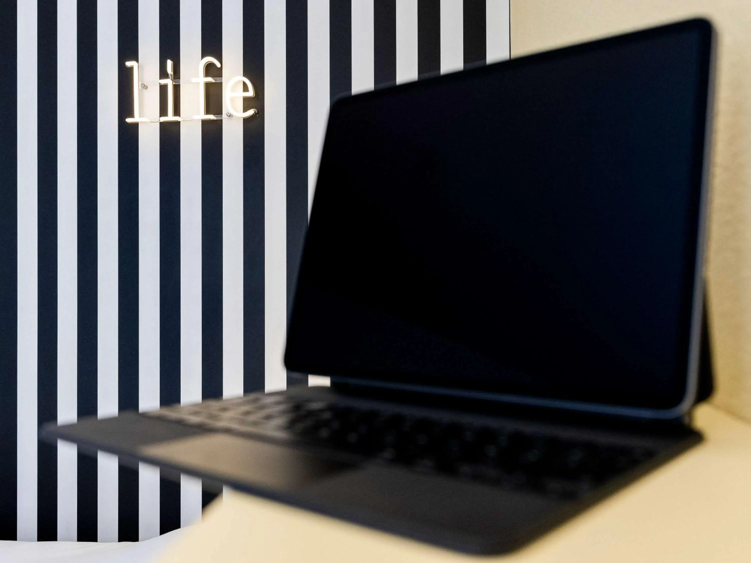 Bedroom in greet Hotel Paris 13 Porte d'Italie