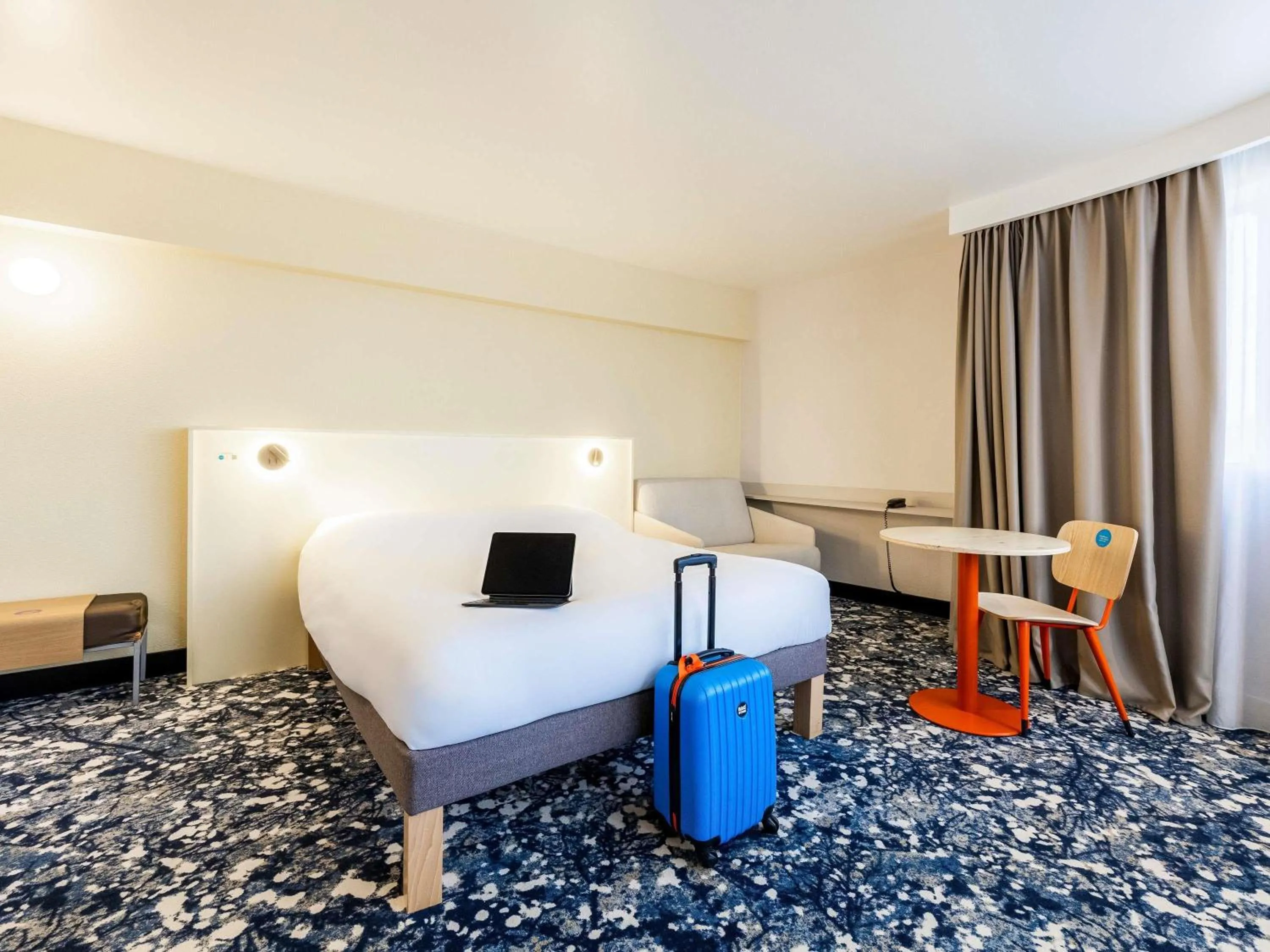 Bedroom, Bed in greet Hotel Paris 13 Porte d'Italie