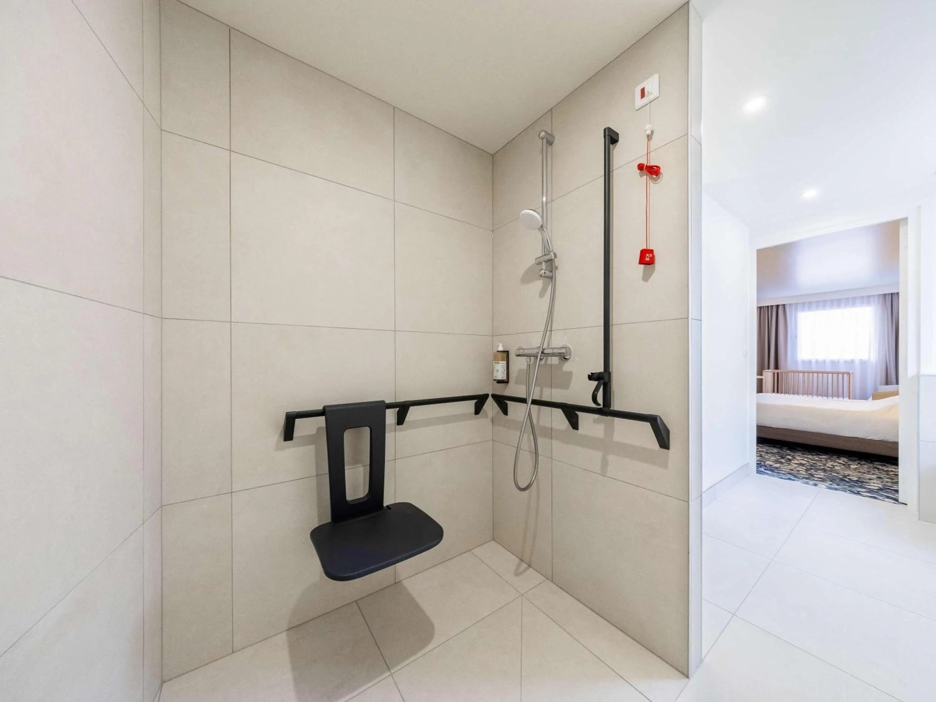 Bedroom in greet Hotel Paris 13 Porte d'Italie