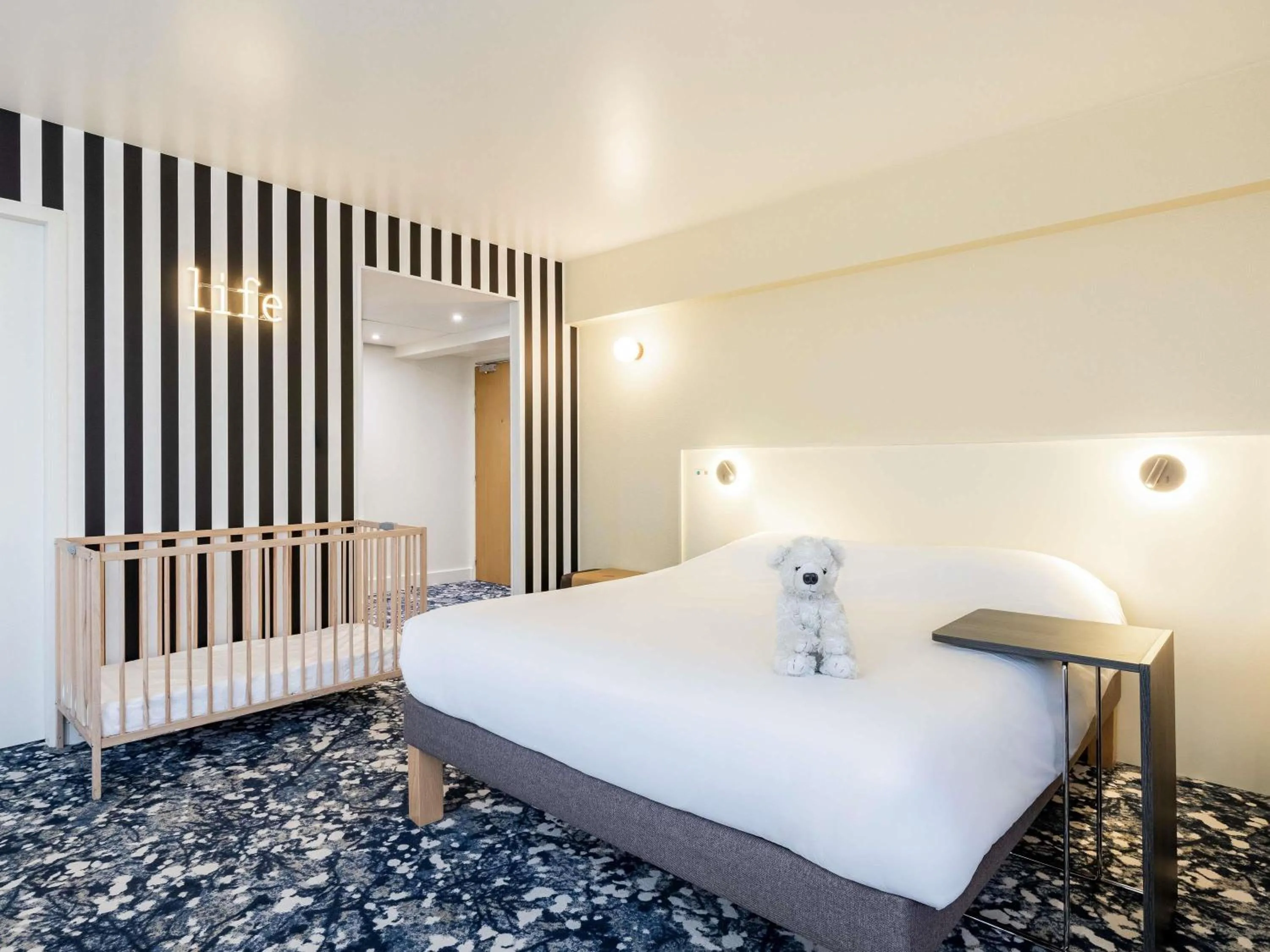 Bedroom, Bed in greet Hotel Paris 13 Porte d'Italie