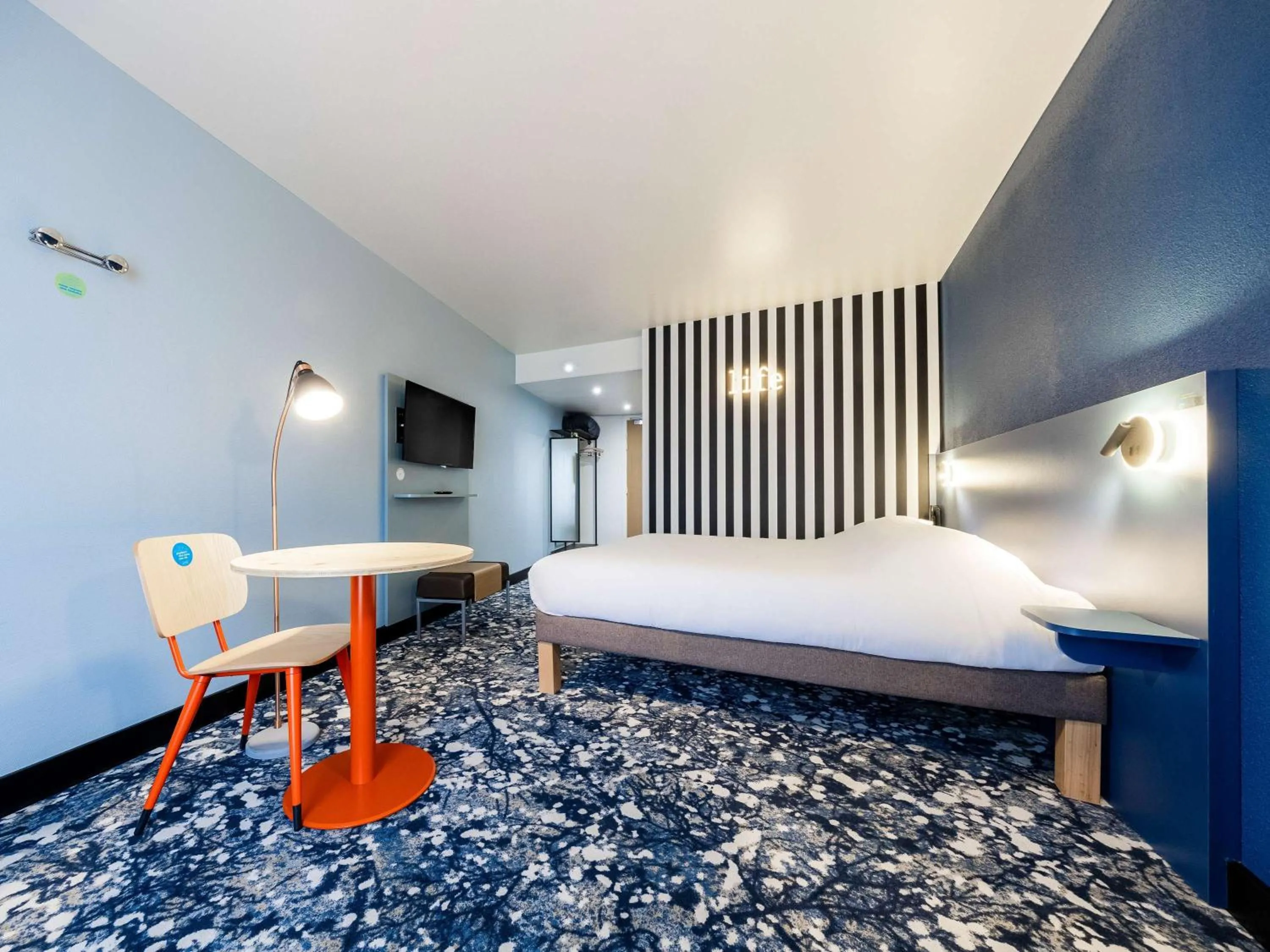 Bedroom, Bed in greet Hotel Paris 13 Porte d'Italie