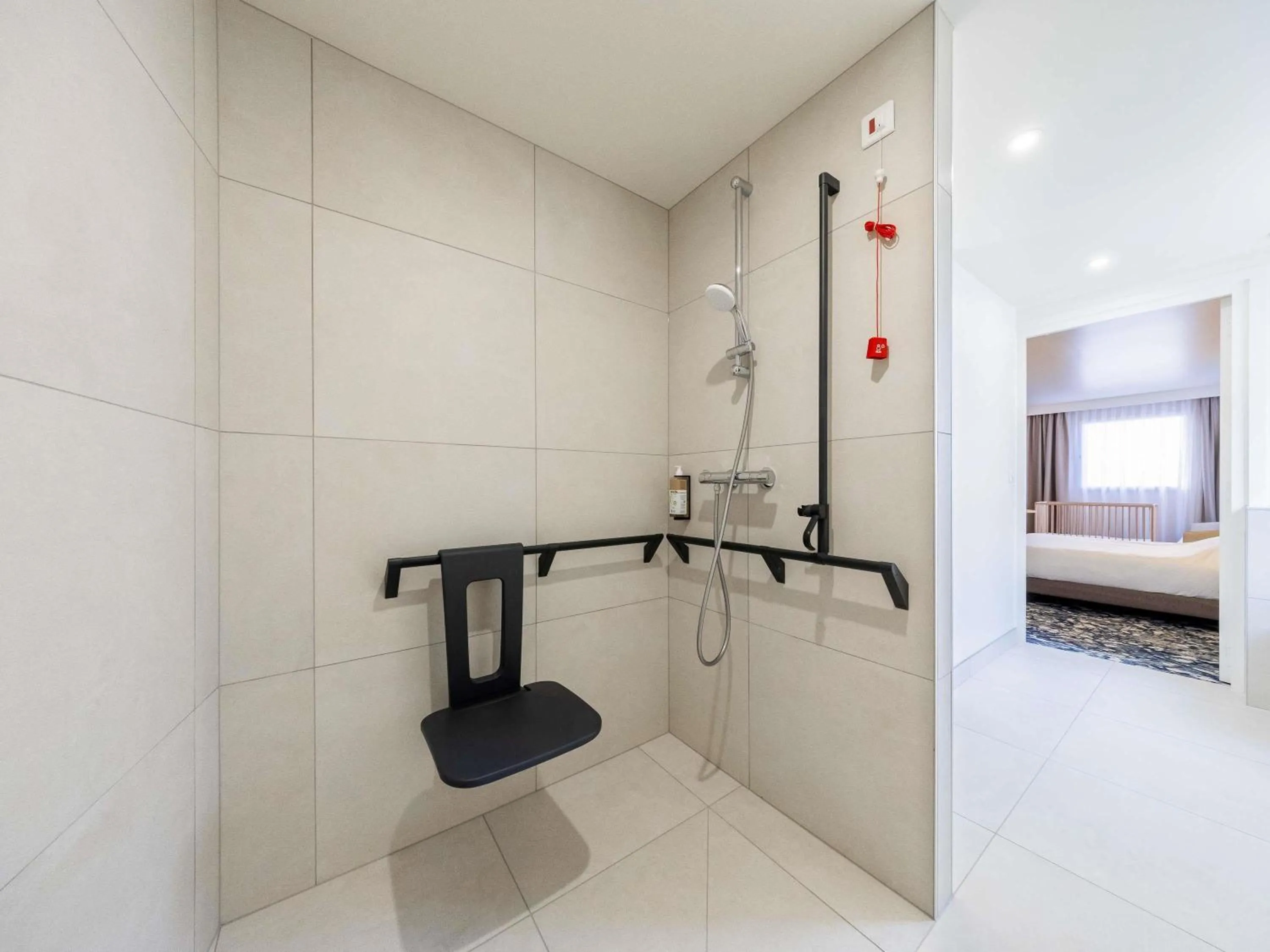 Bedroom in greet Hotel Paris 13 Porte d'Italie