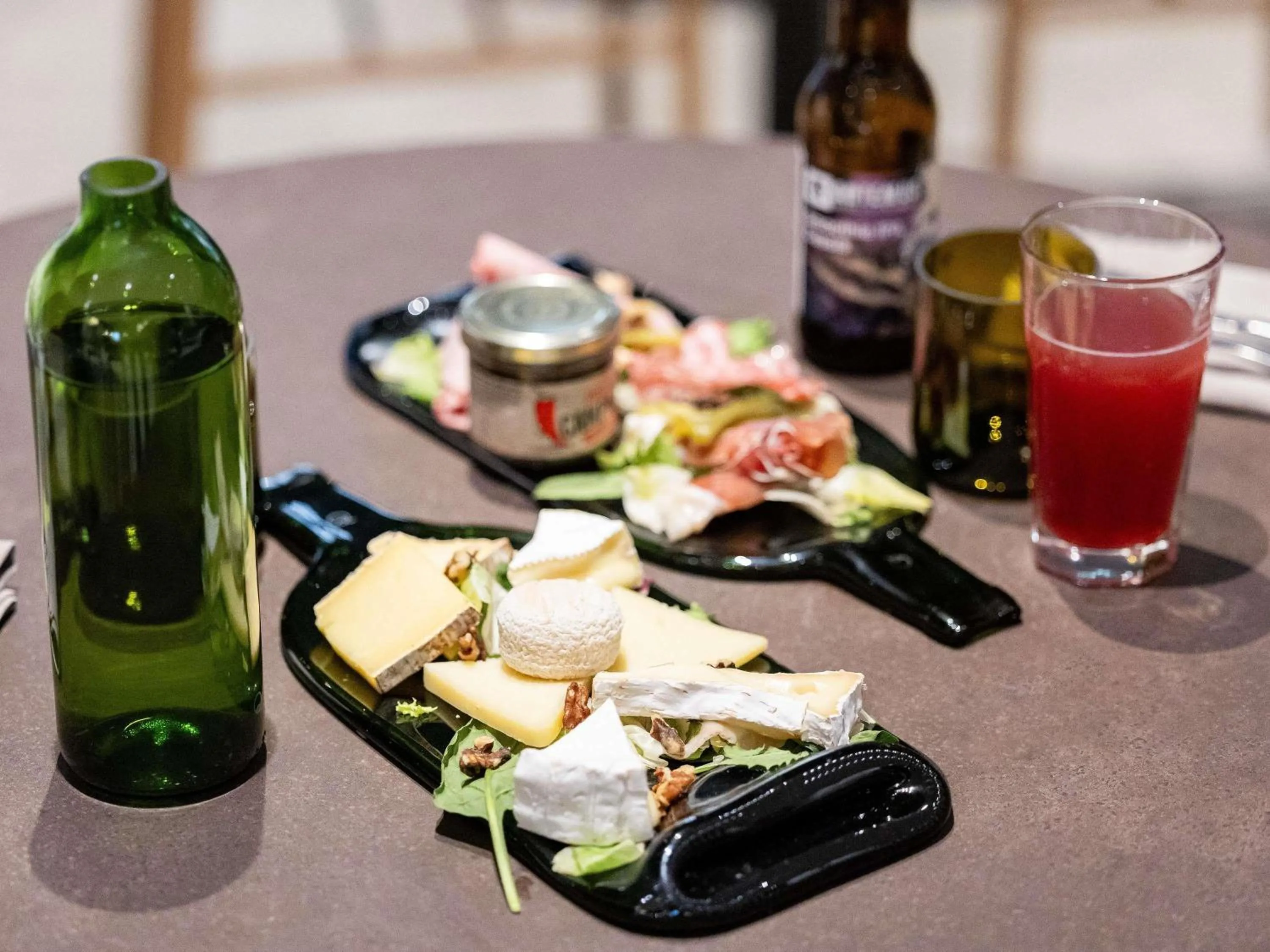 Lounge or bar in greet Hotel Paris 13 Porte d'Italie