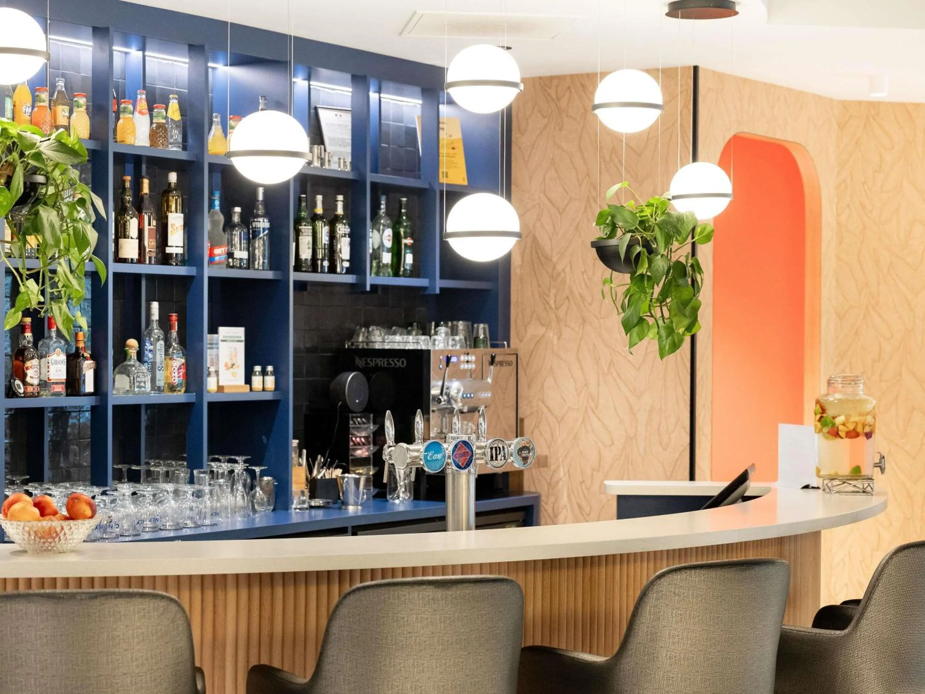 Property building in greet Hotel Paris 13 Porte d'Italie