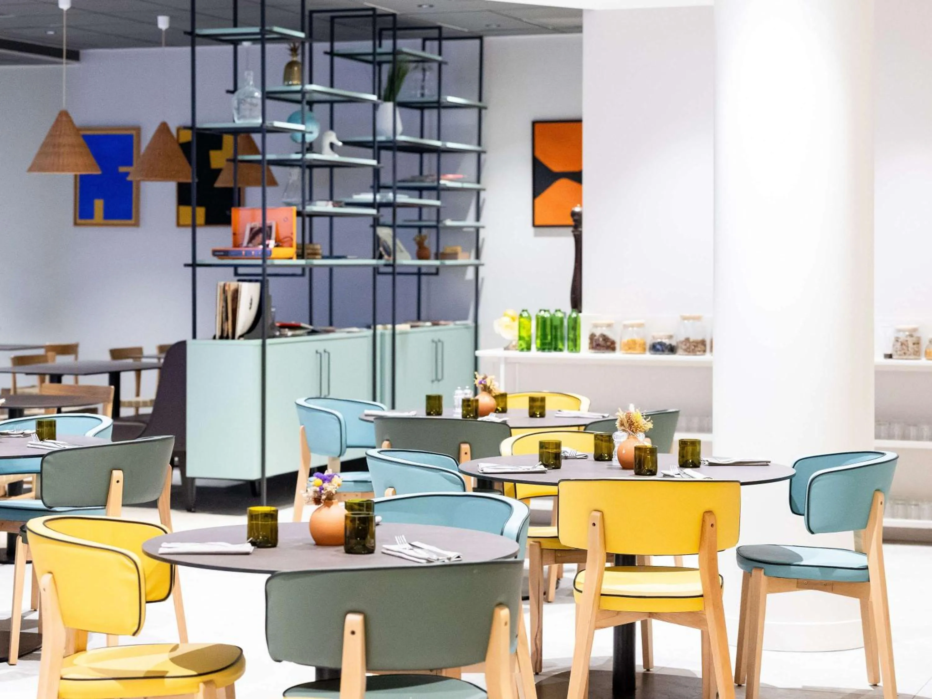 Property building in greet Hotel Paris 13 Porte d'Italie