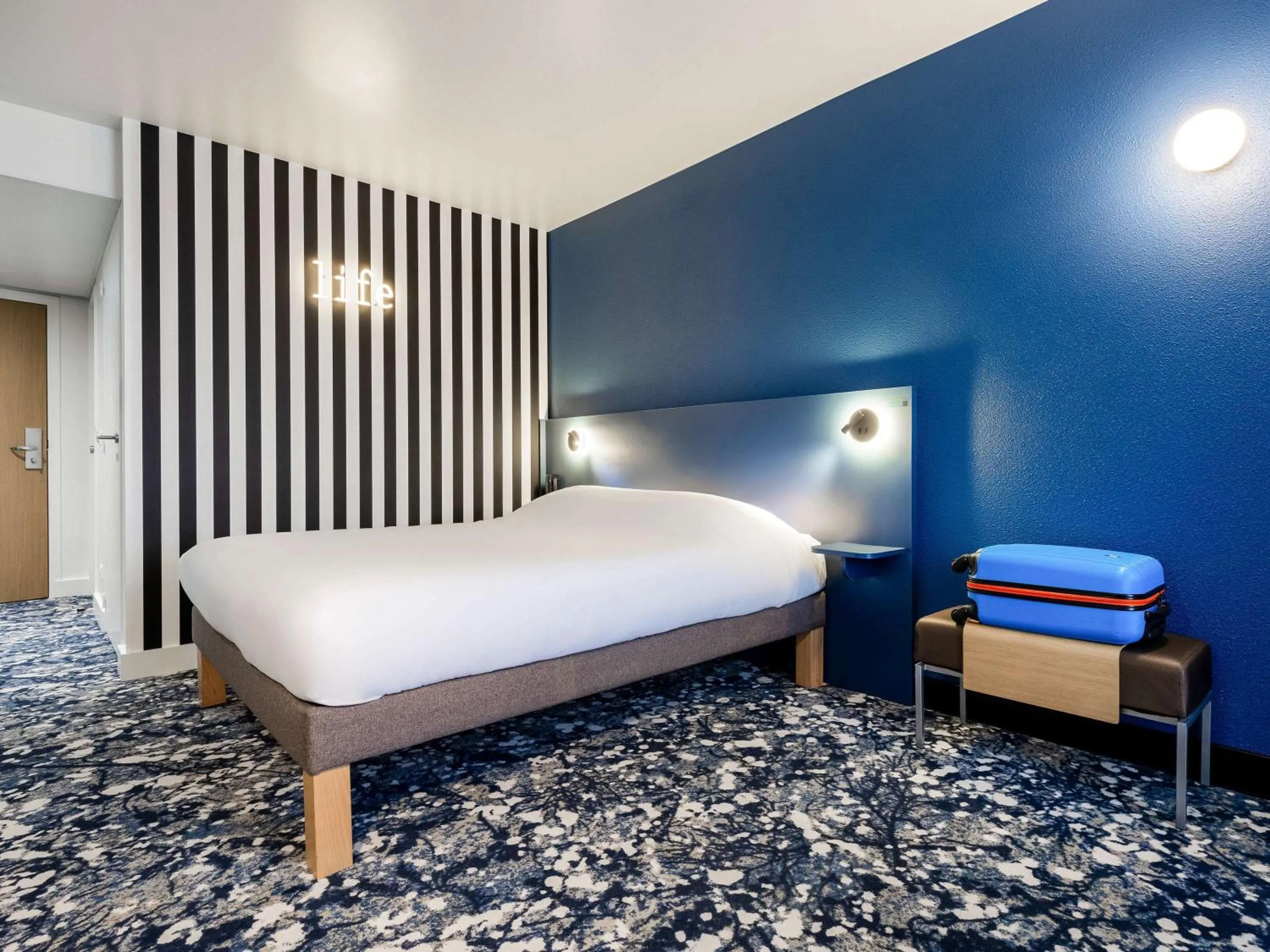 Bedroom, Bed in greet Hotel Paris 13 Porte d'Italie