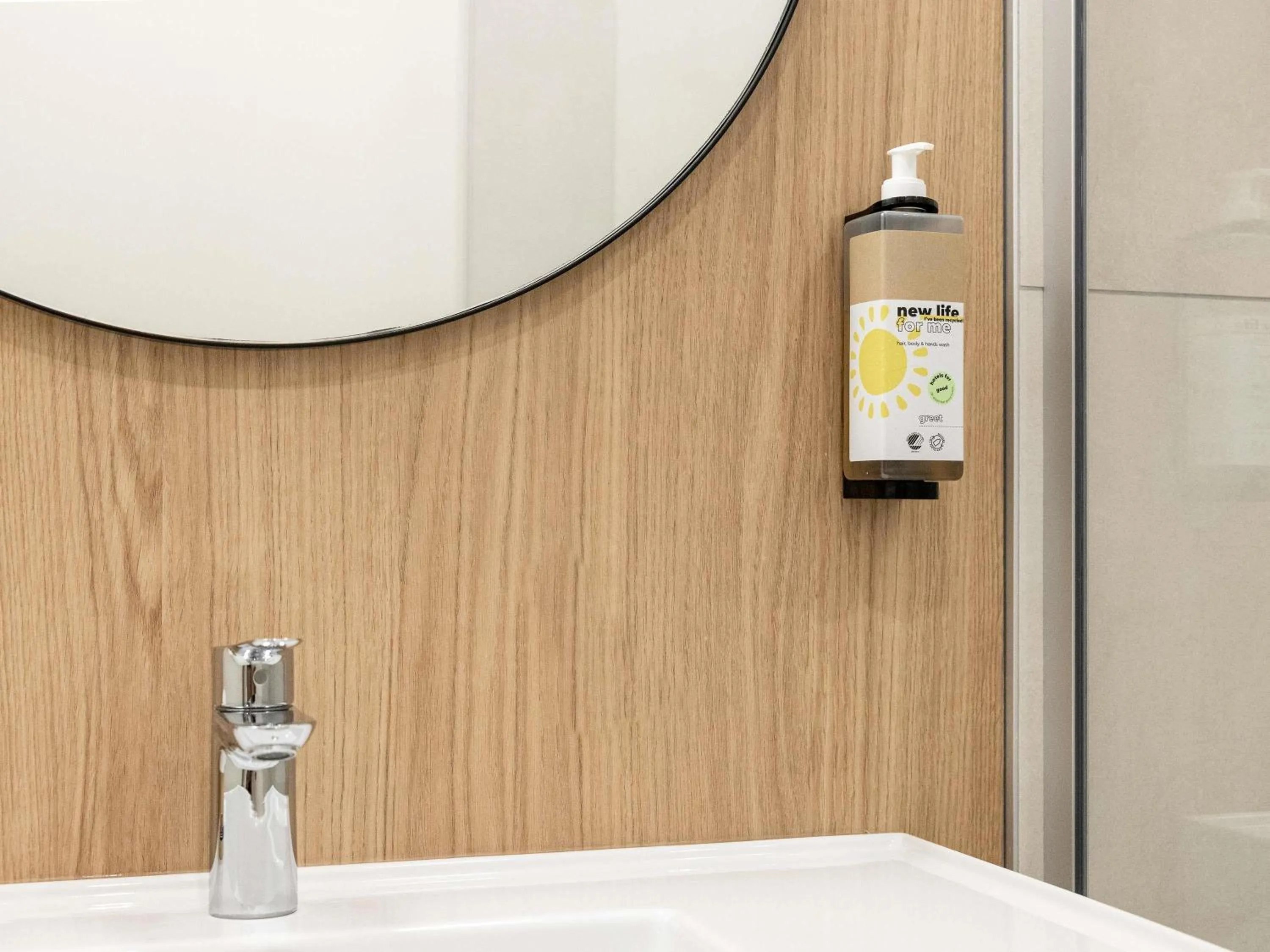 Bedroom in greet Hotel Paris 13 Porte d'Italie