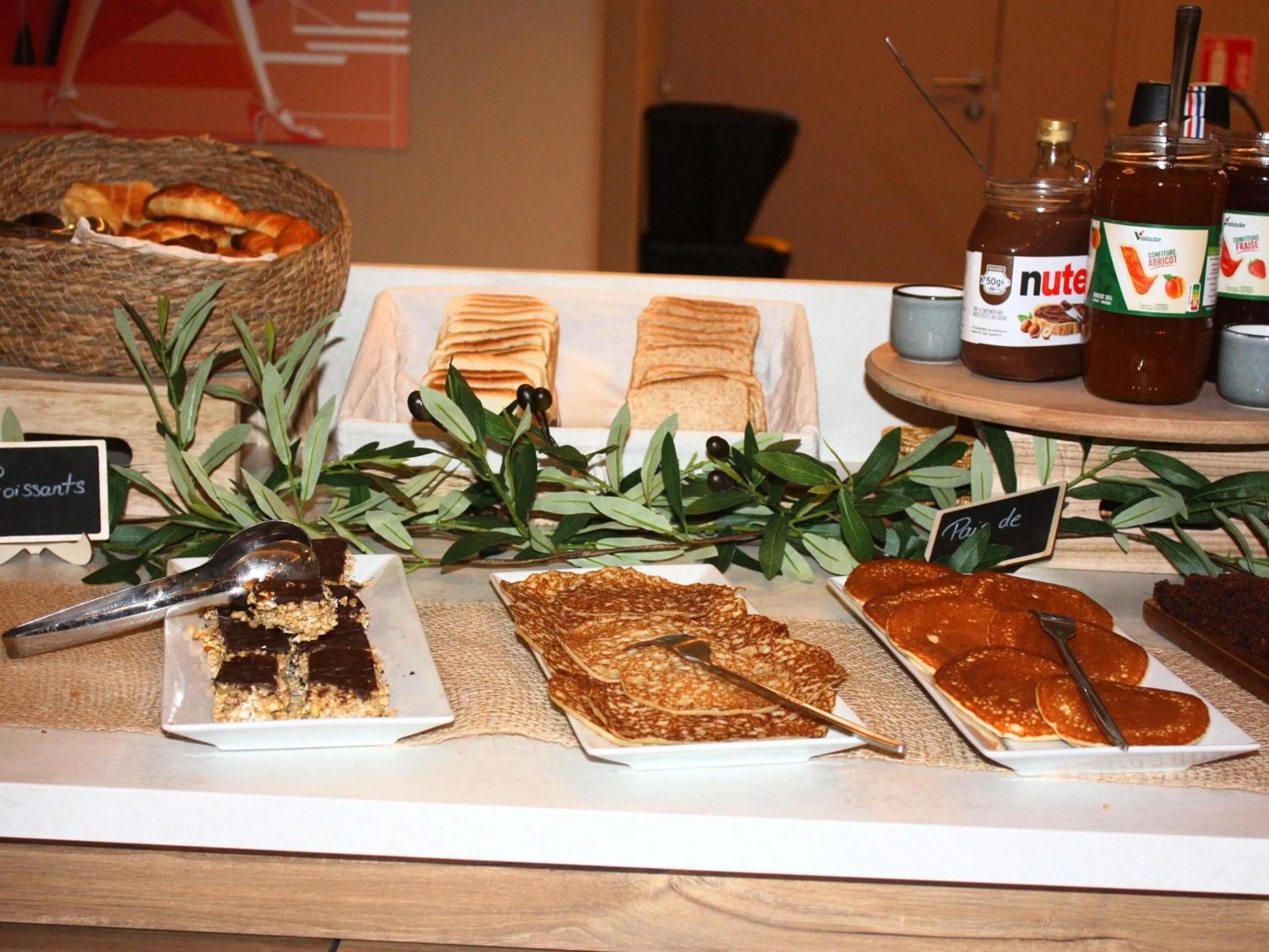 Breakfast in Aparthotel Adagio Access Porte de Camargue