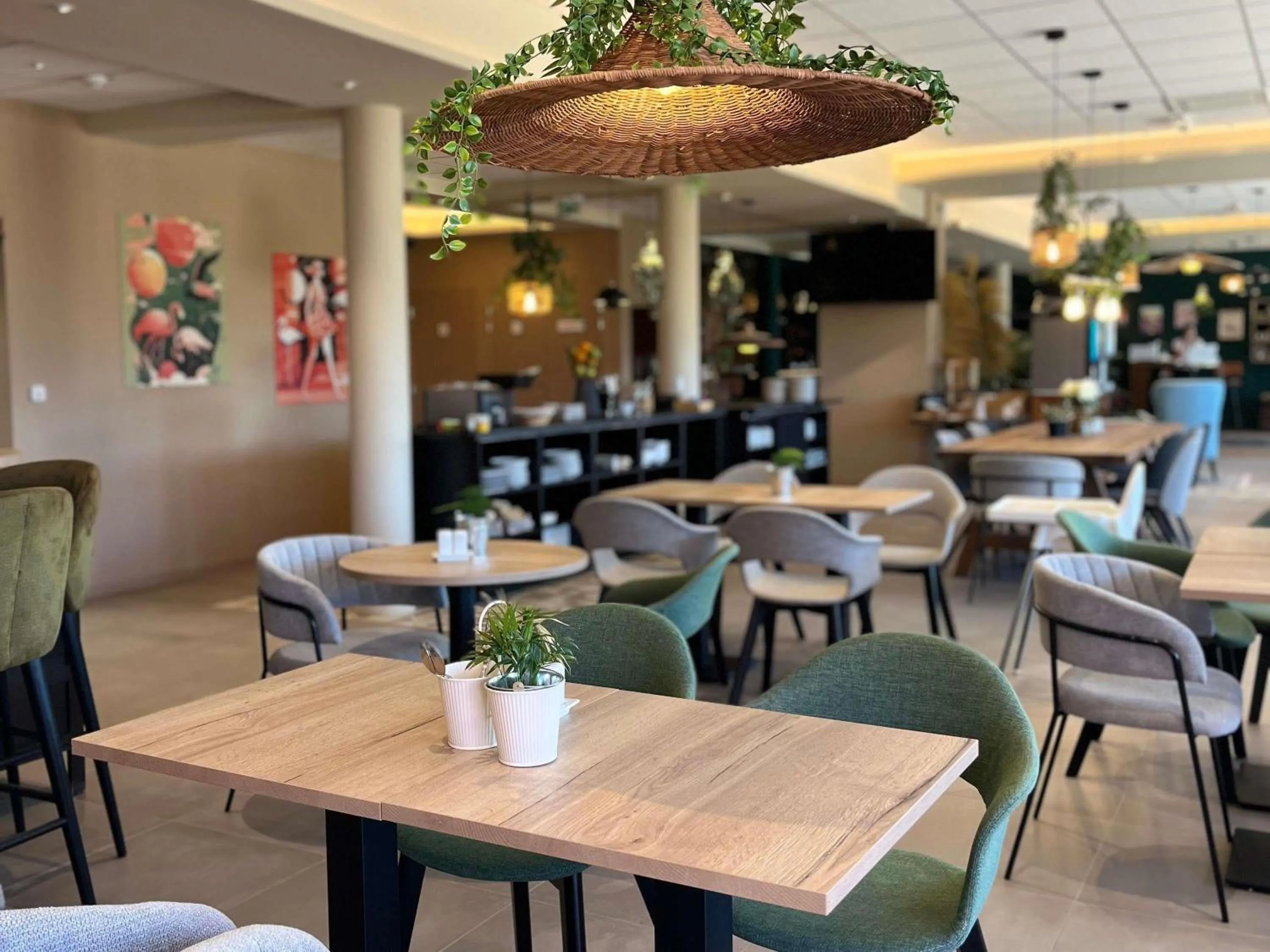 Restaurant/places to eat in Aparthotel Adagio Access Porte de Camargue