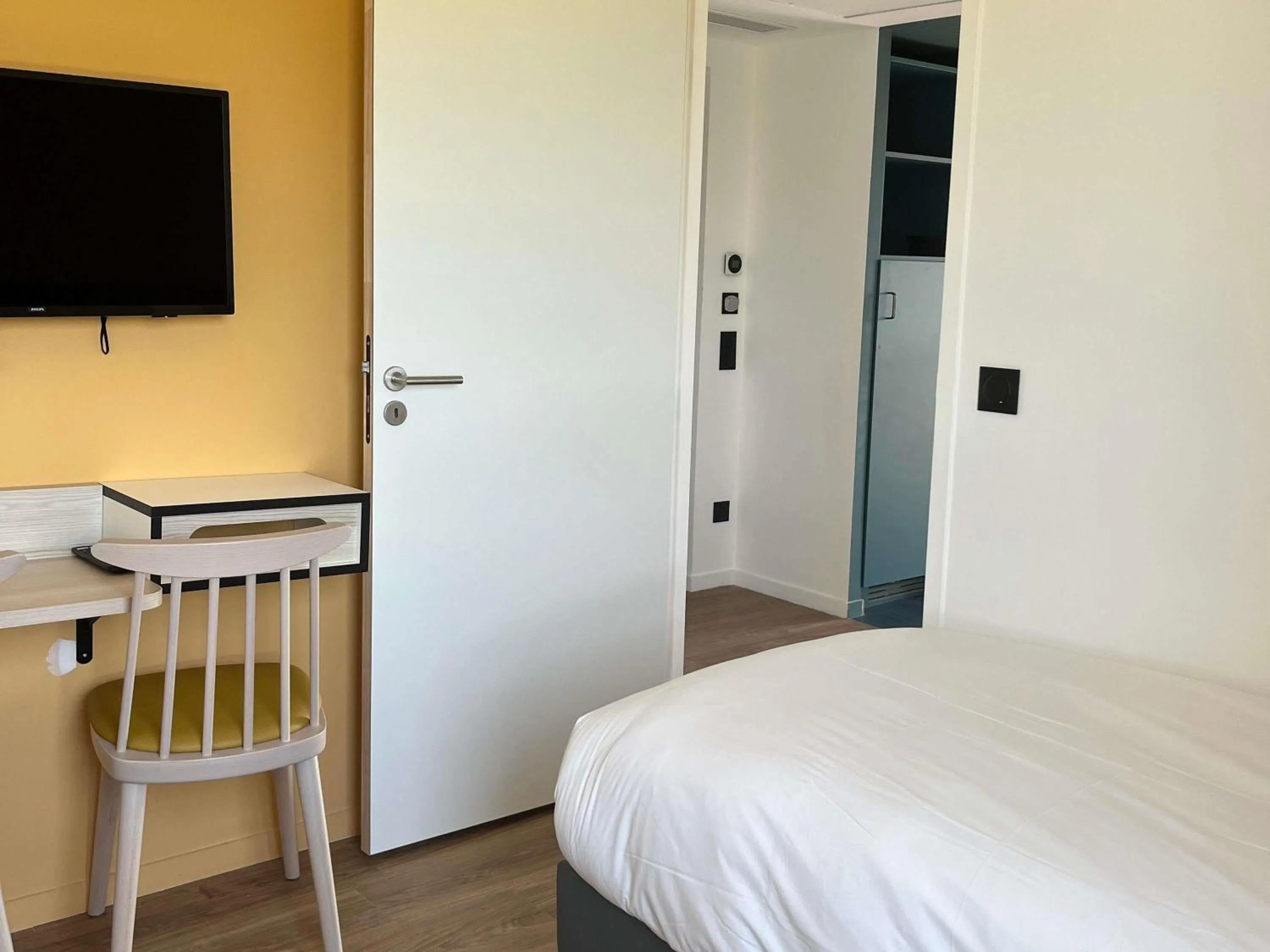 Bedroom, Bed in Aparthotel Adagio Access Porte de Camargue