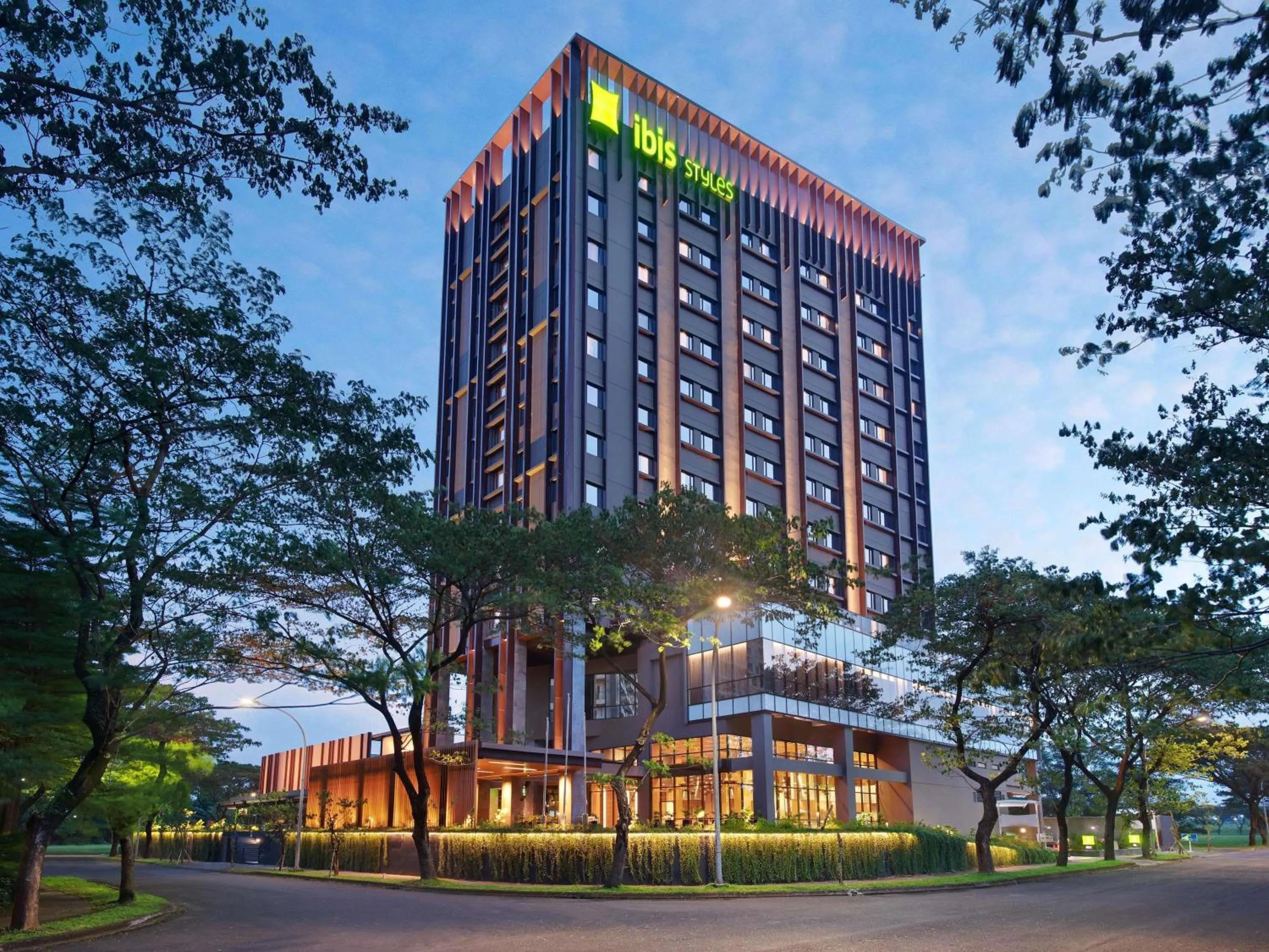 Property building in ibis Styles Serpong BSD City