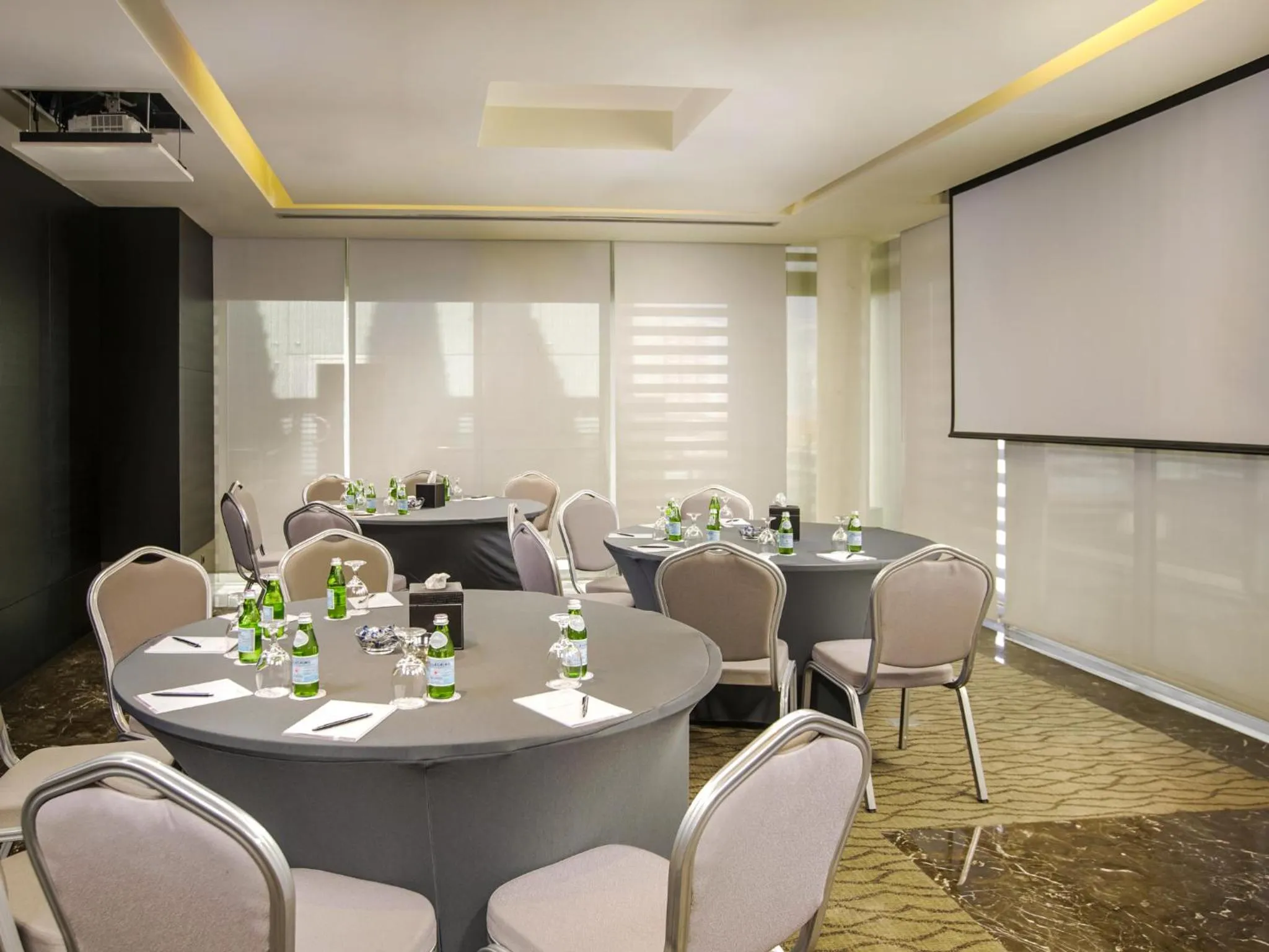 Meeting/conference room in The Abdali Boulevard Hotel