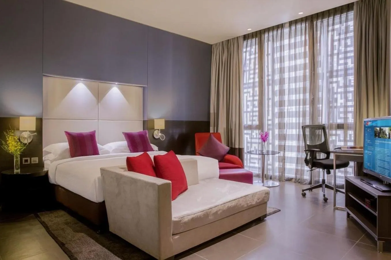 Photo of the whole room, Bed in The Abdali Boulevard Hotel