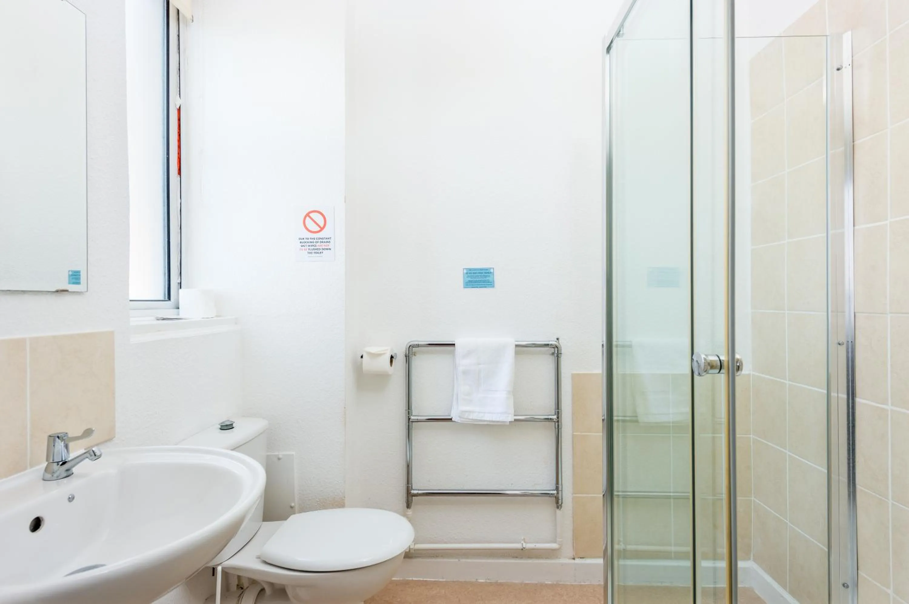 Shower in Imperial Hotel