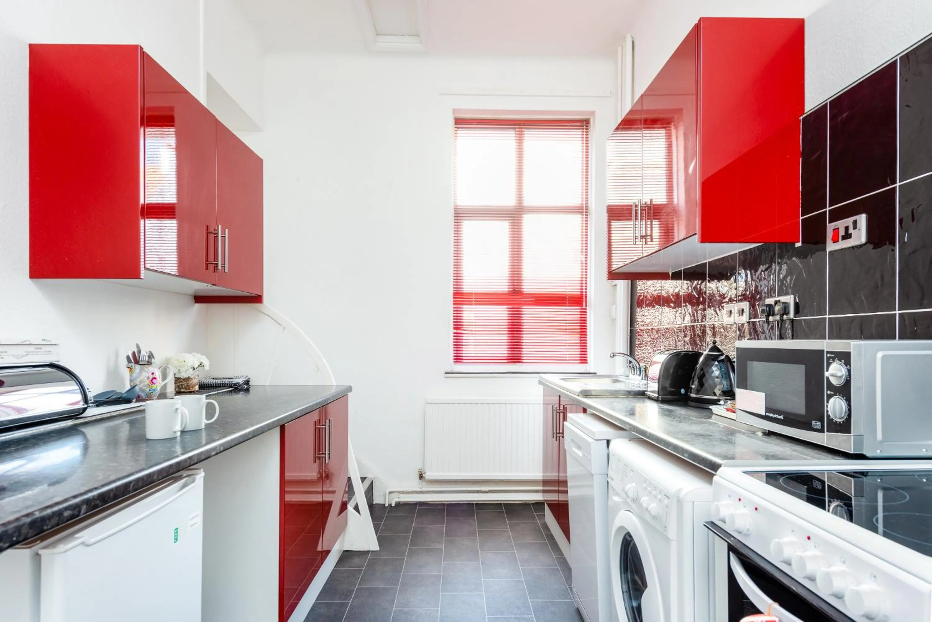 Kitchen or kitchenette in Imperial Hotel