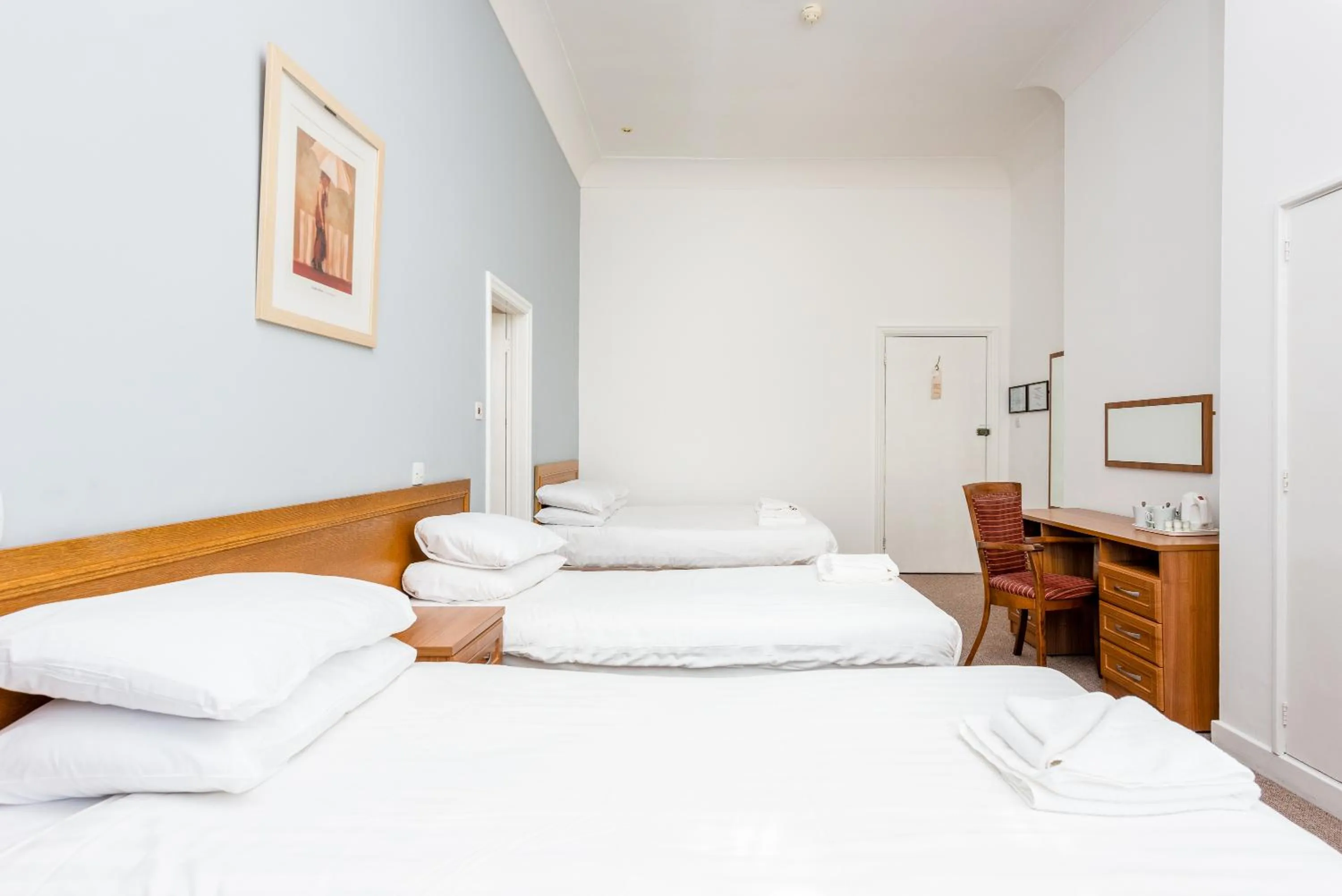 Bedroom, Bed in Imperial Hotel