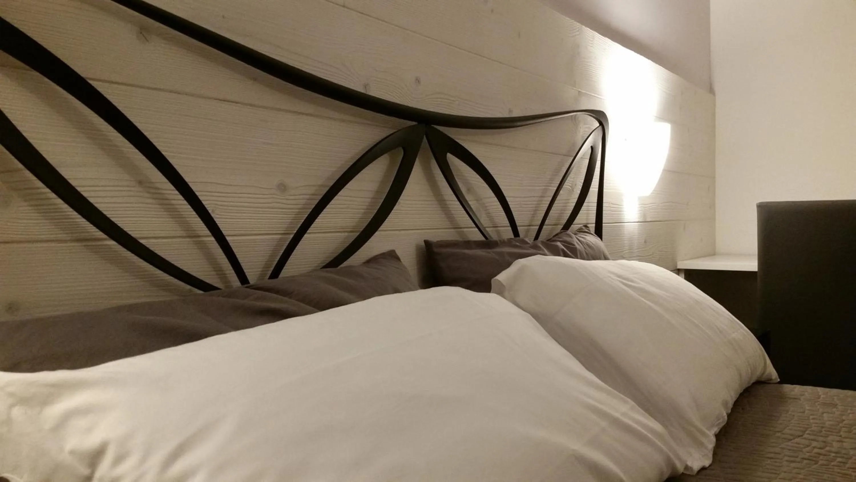 Decorative detail, Bed in Casa Mafalda