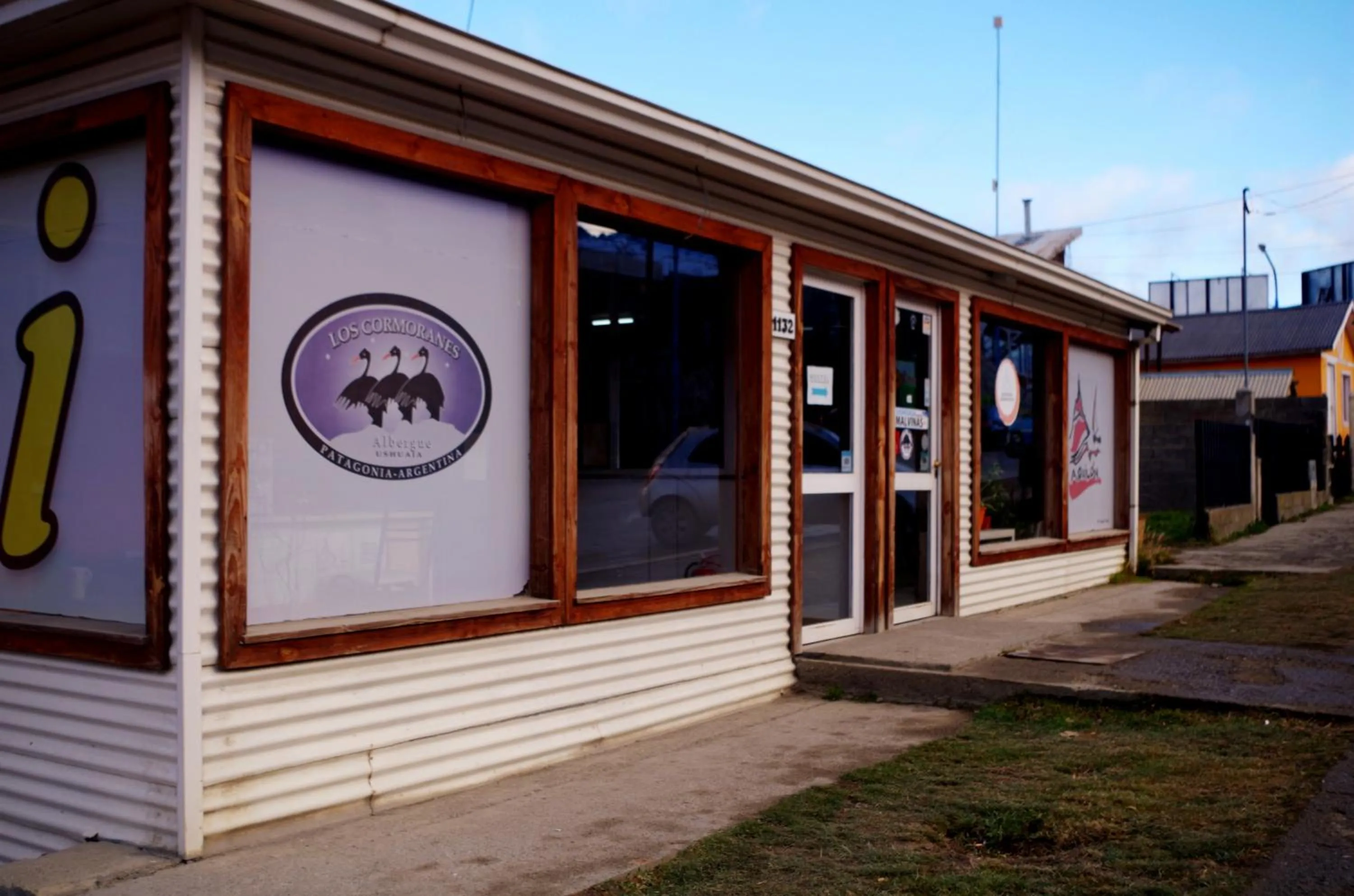 Facade/entrance in Hostel Los Cormoranes