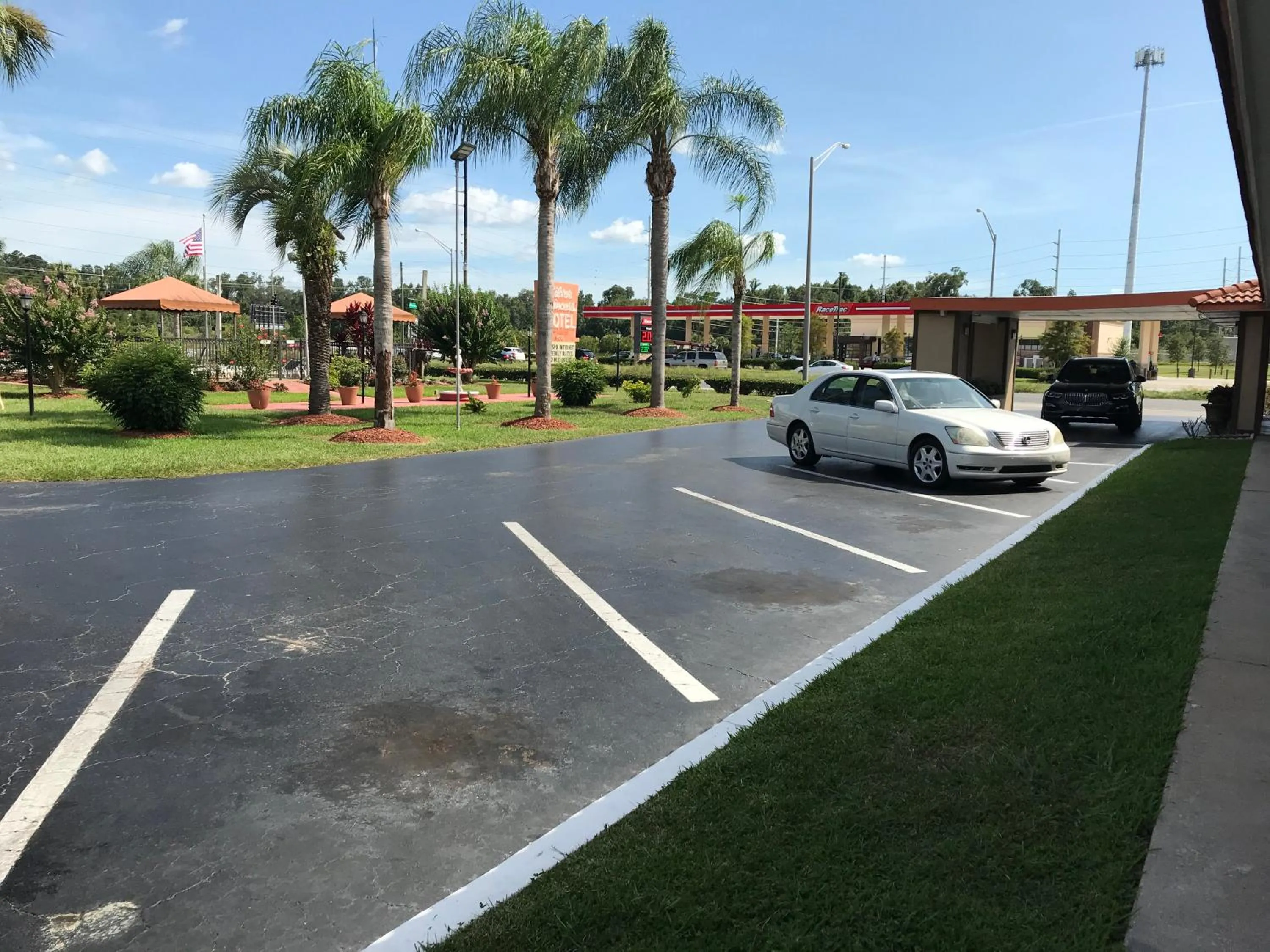 Property building in Silver Princess Motel