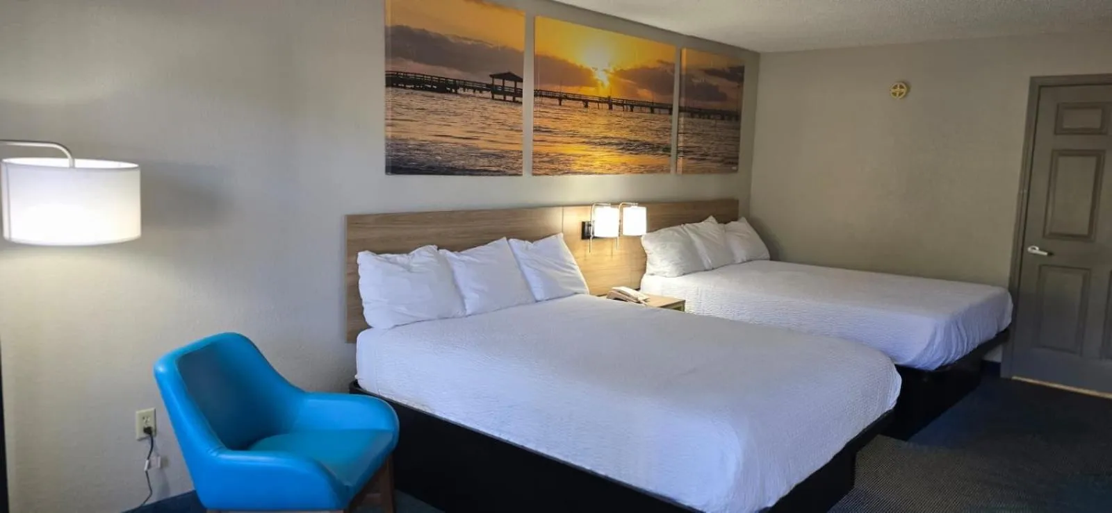 Bed in Days Inn by Wyndham Elberton