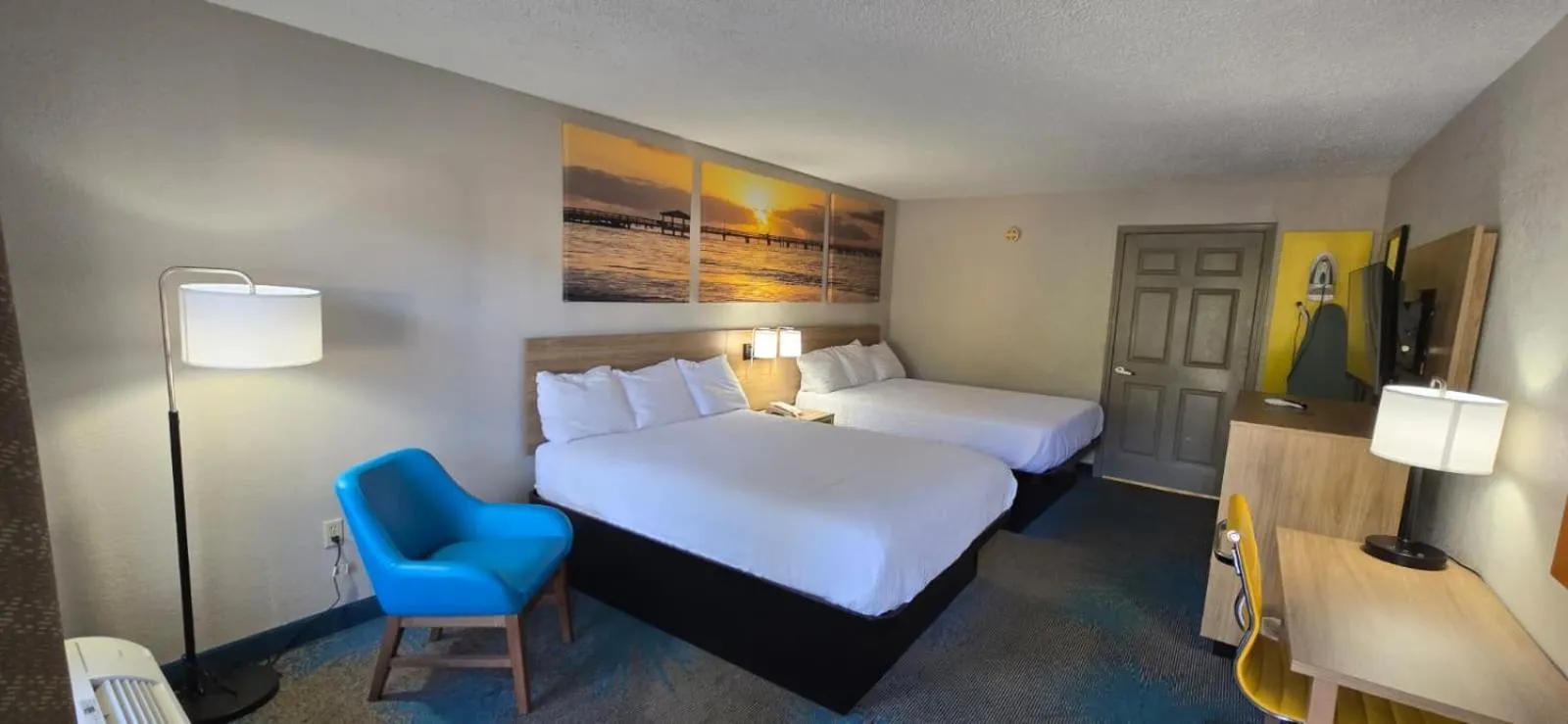 Bed in Days Inn by Wyndham Elberton