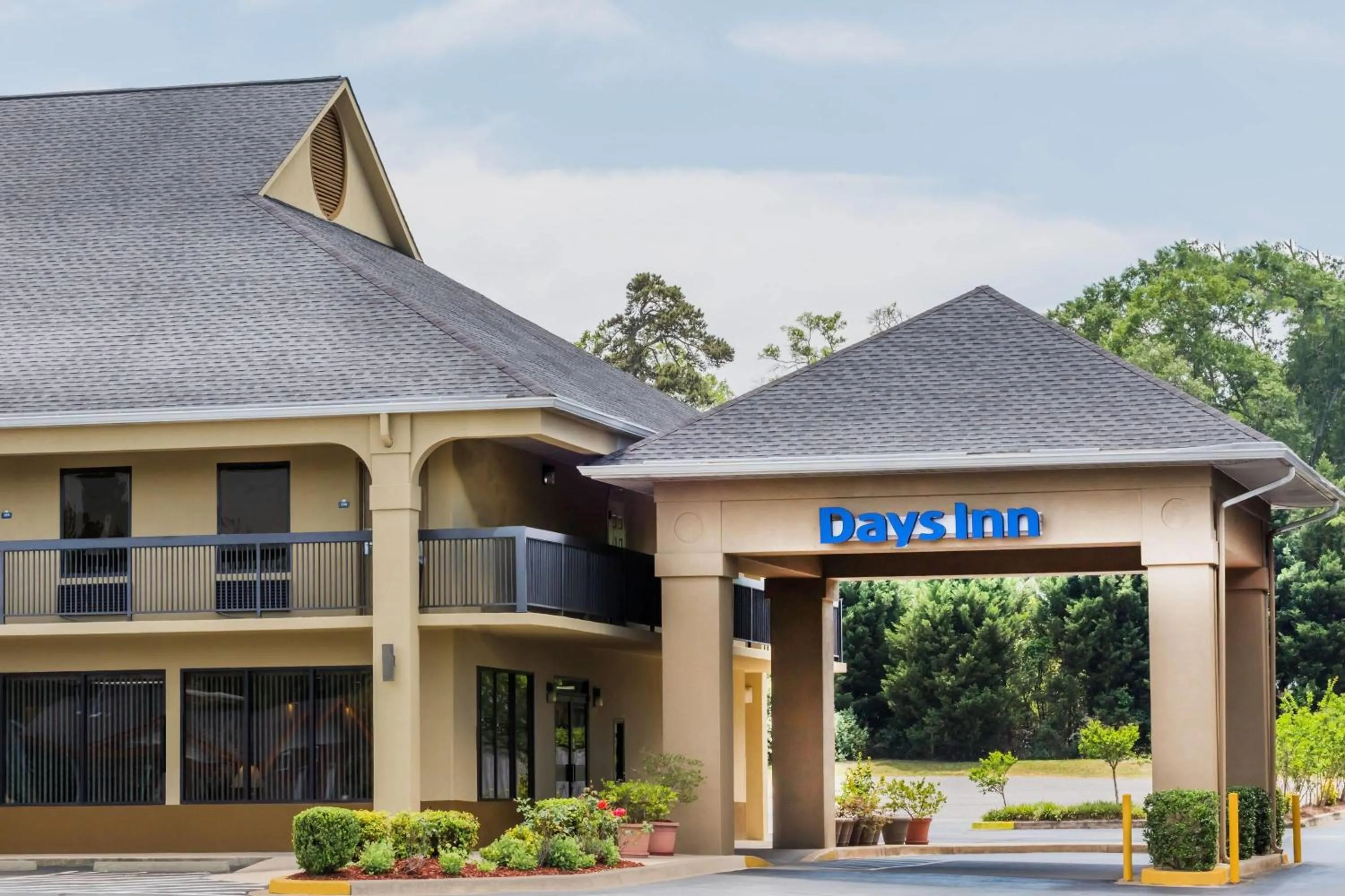 Property building in Days Inn by Wyndham Elberton
