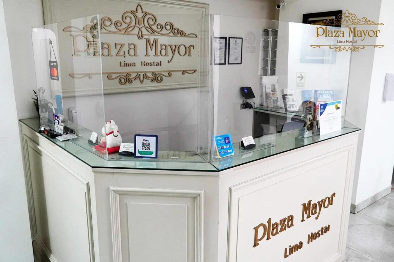 Property building in Plaza Mayor Lima