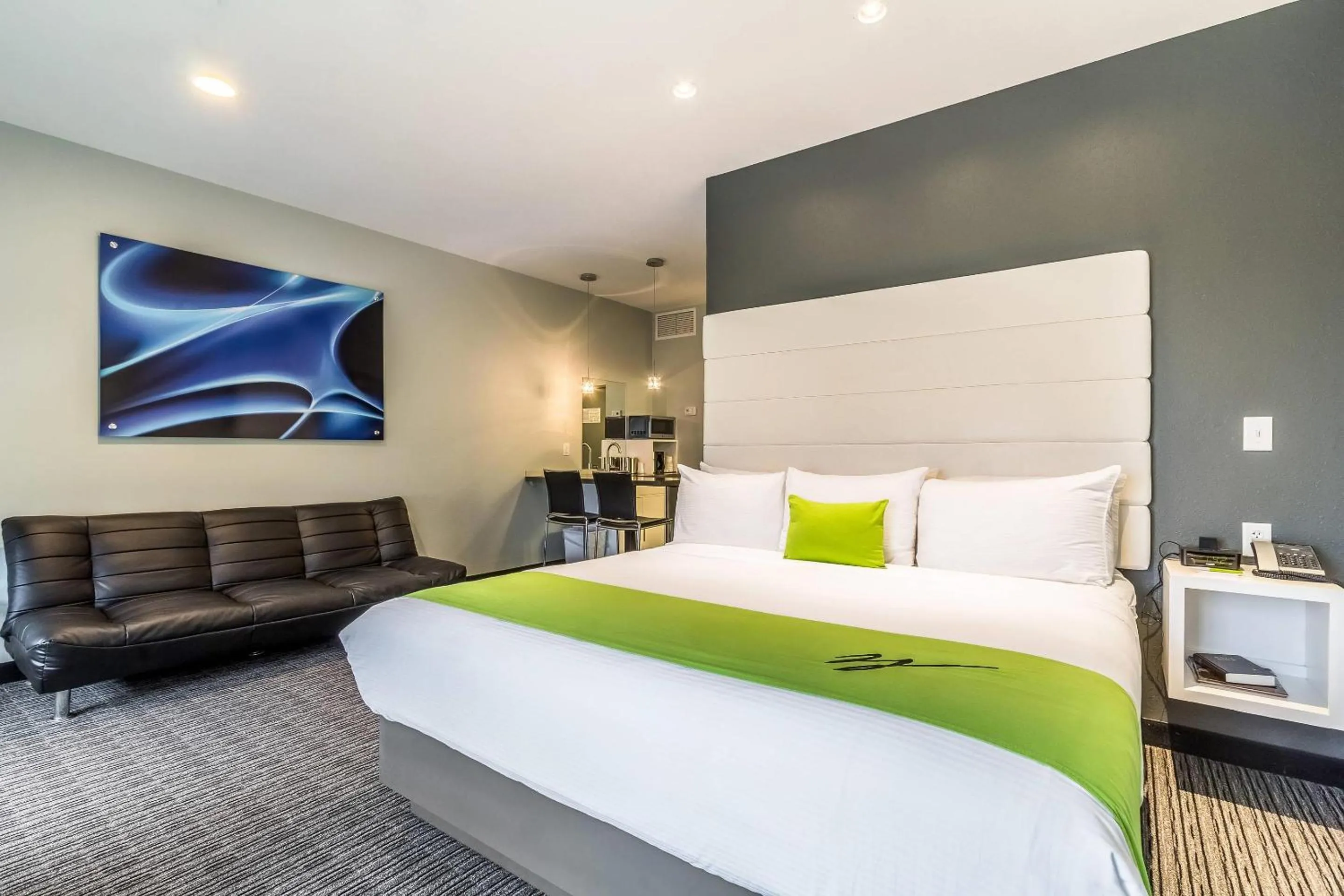 Bedroom, Bed in The Wallhouse Hotel, an Ascend Collection Hotel