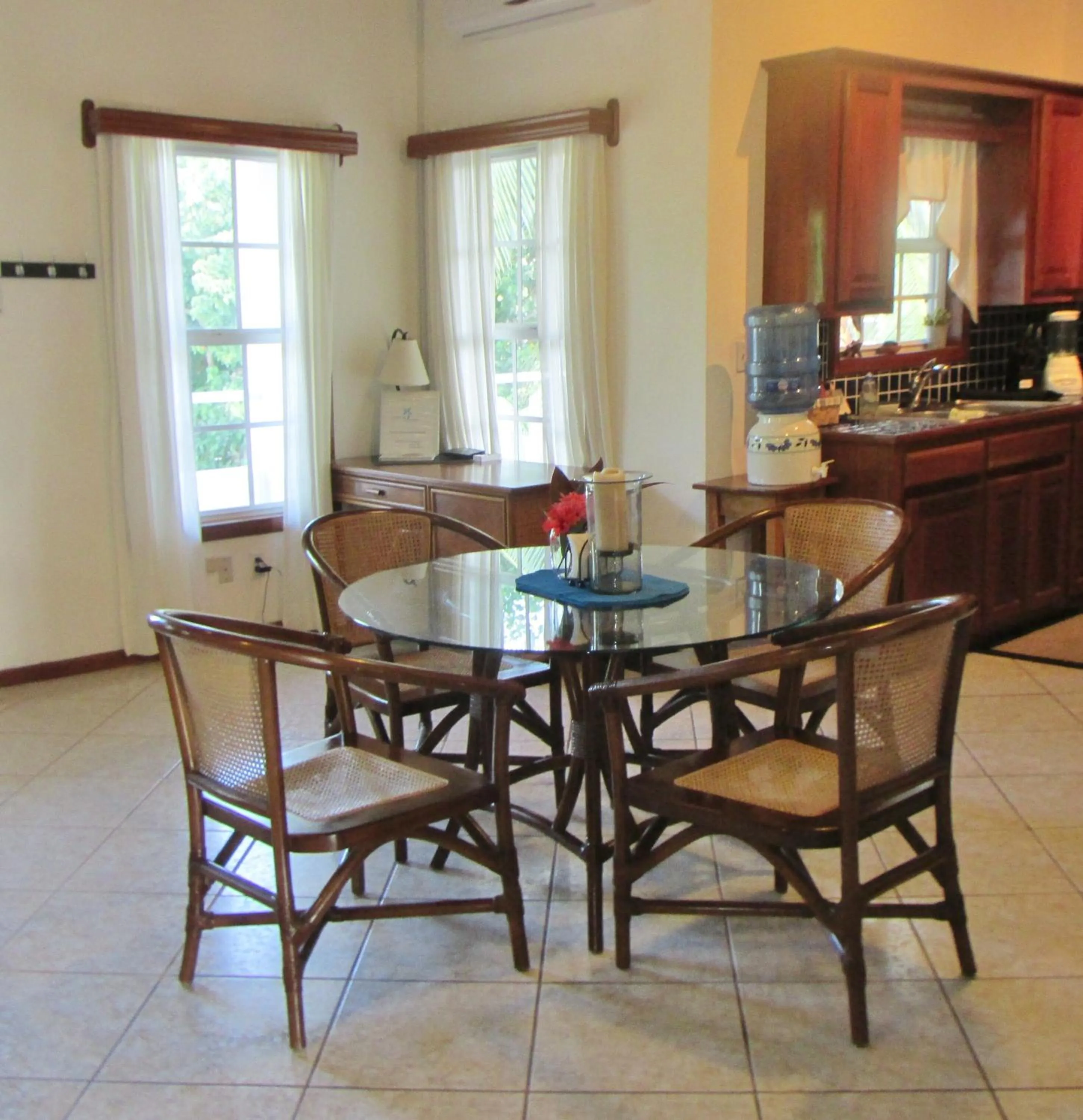 Dining area in Cocotal Inn and Cabanas