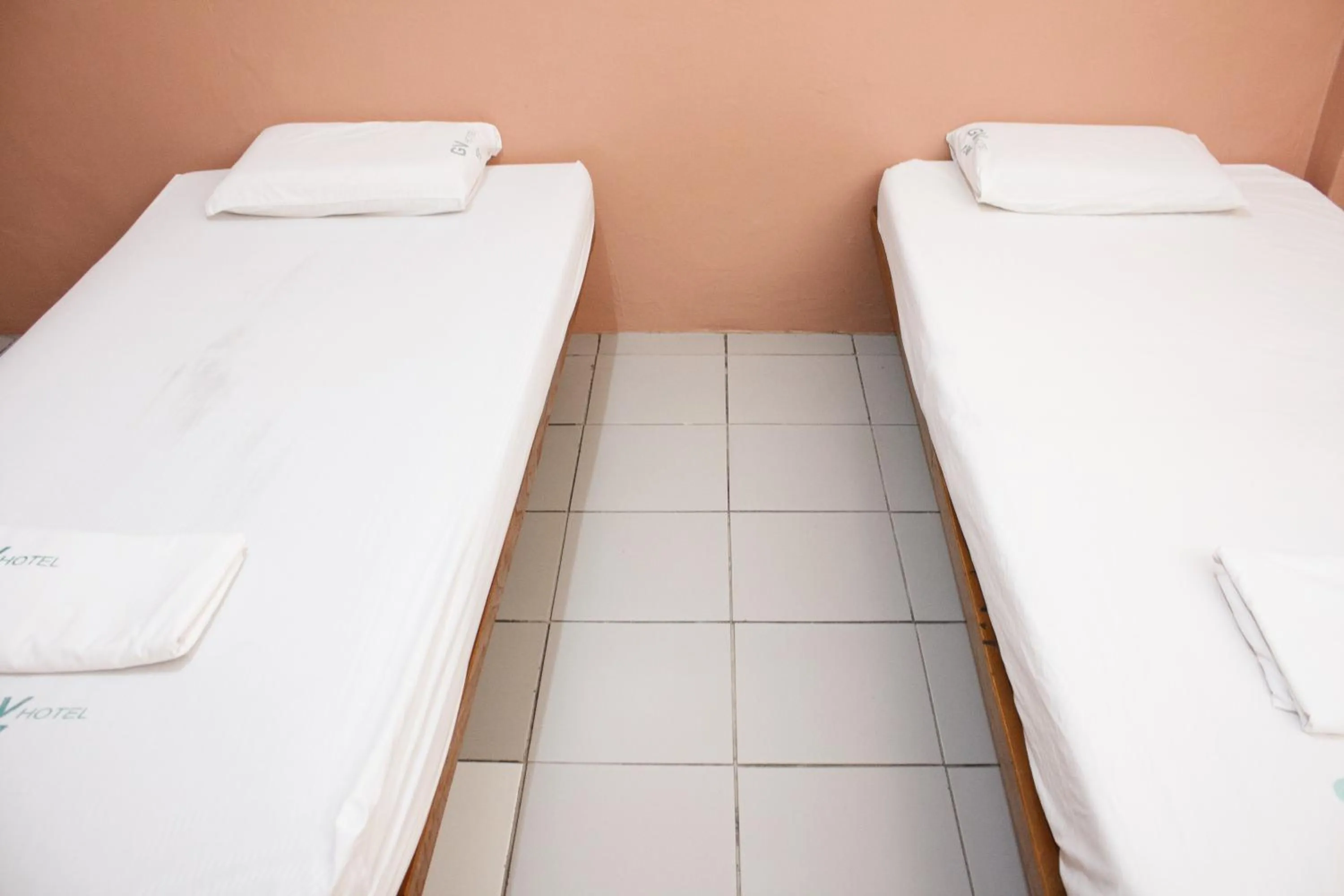 Bed in GV Hotel - Sogod