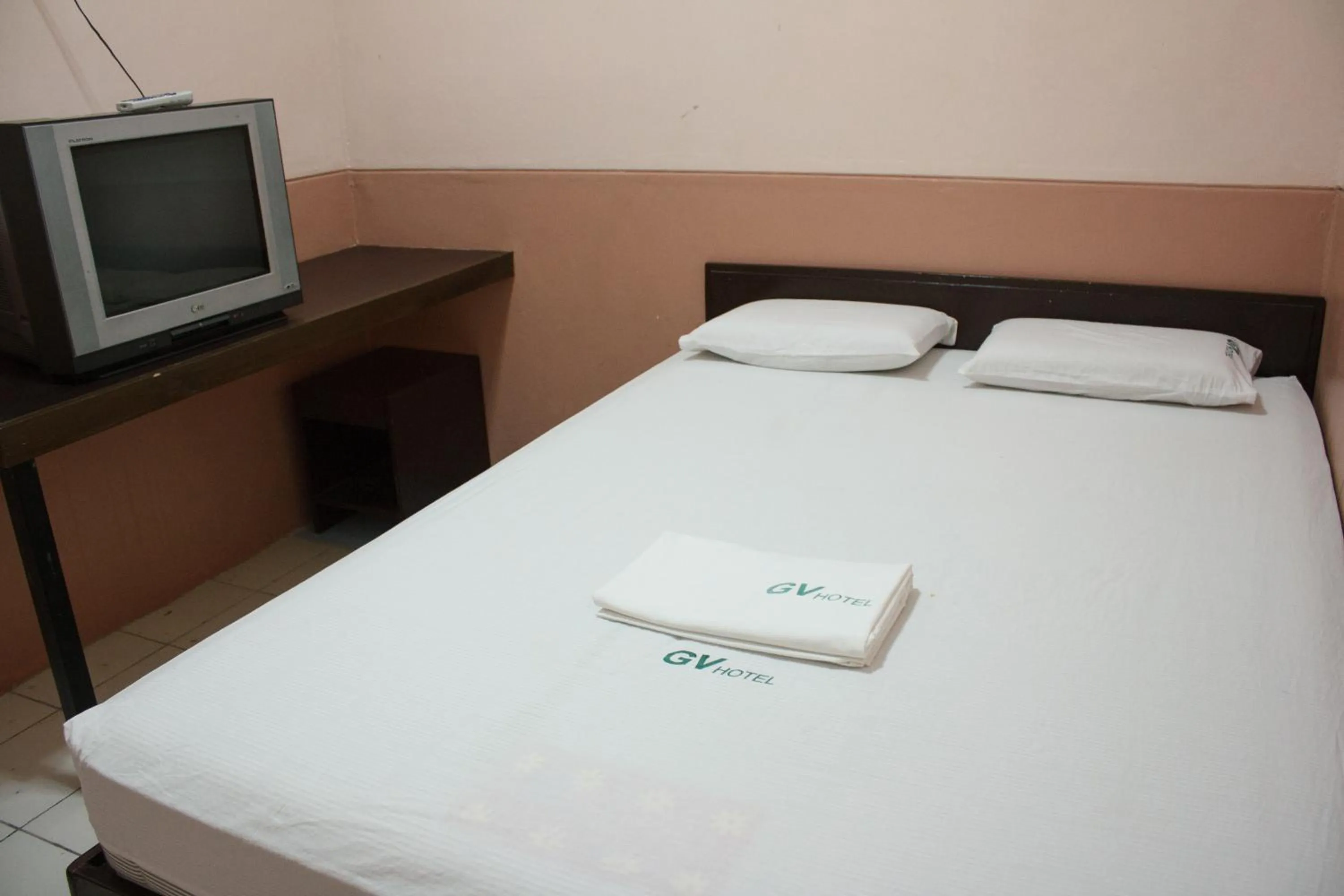 TV and multimedia, Bed in GV Hotel - Sogod