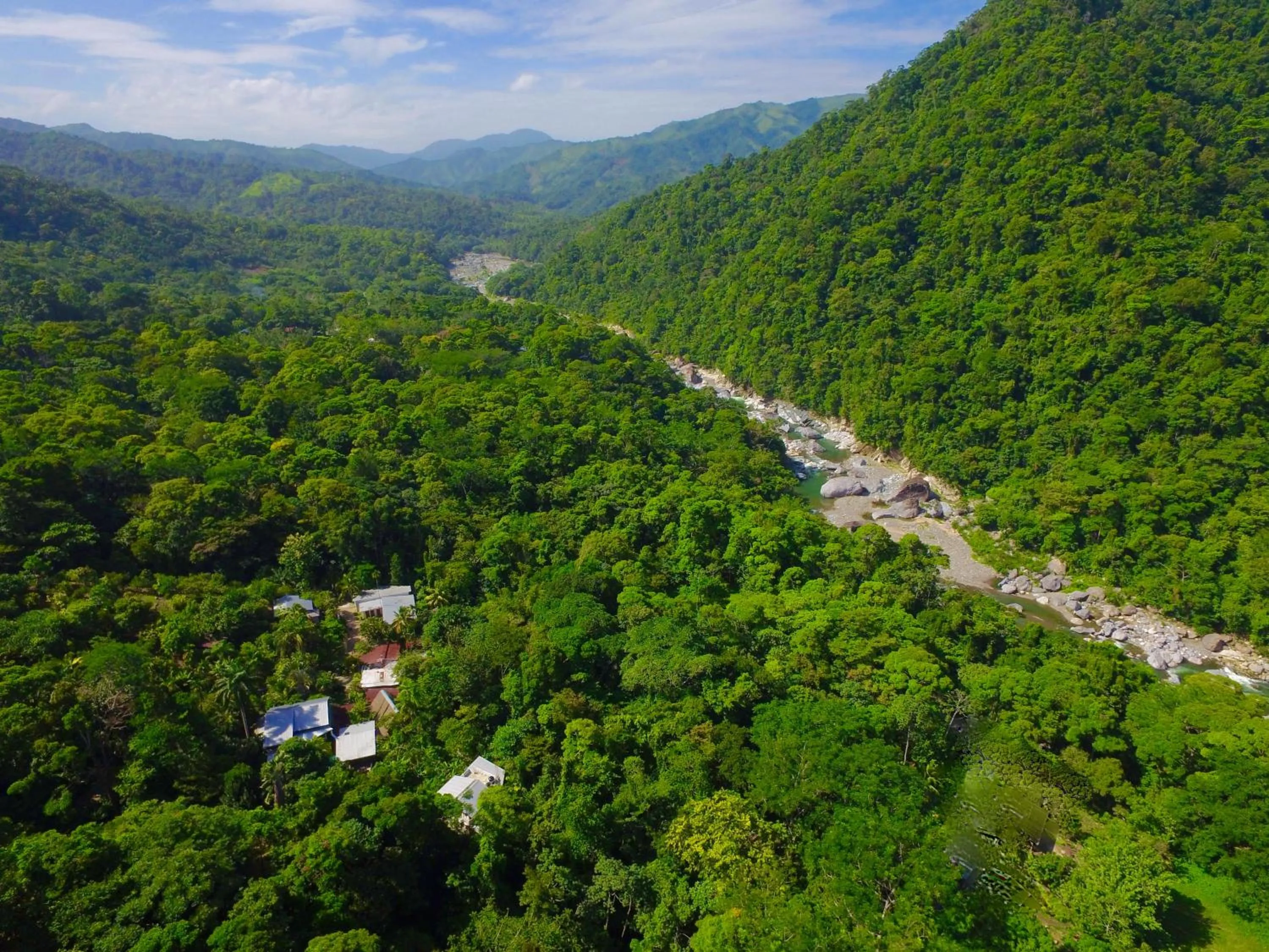 Restaurant/places to eat in Omega Tours Eco-Jungle Lodge
