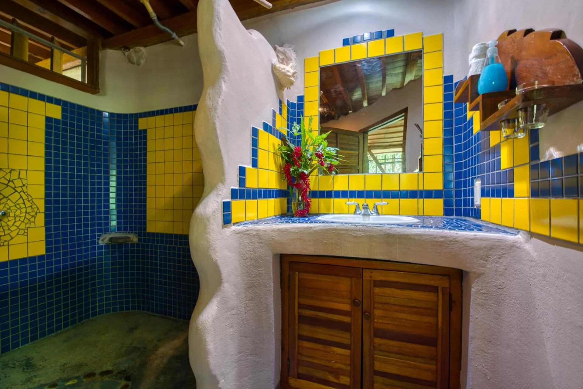 Bathroom in Omega Tours Eco-Jungle Lodge