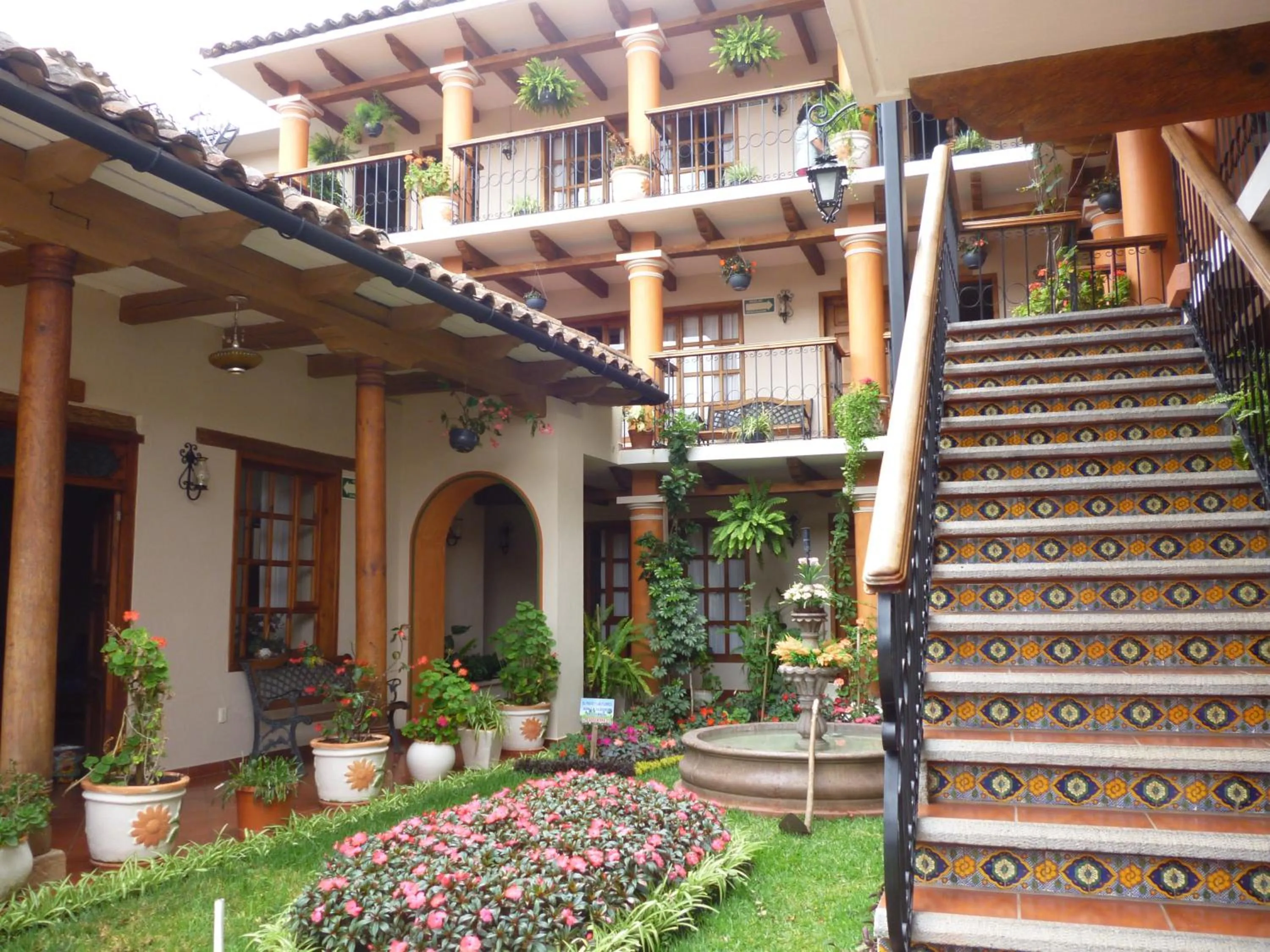 Property building in Hotel La Casa de Mamá