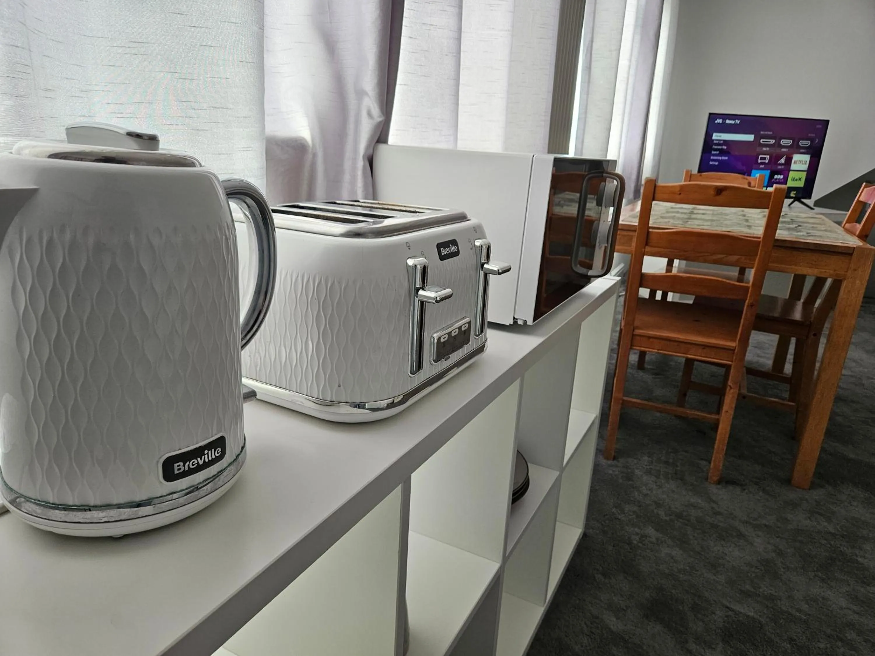 toaster in SnoozeDen Westmead - Windsor Castle & Legoland