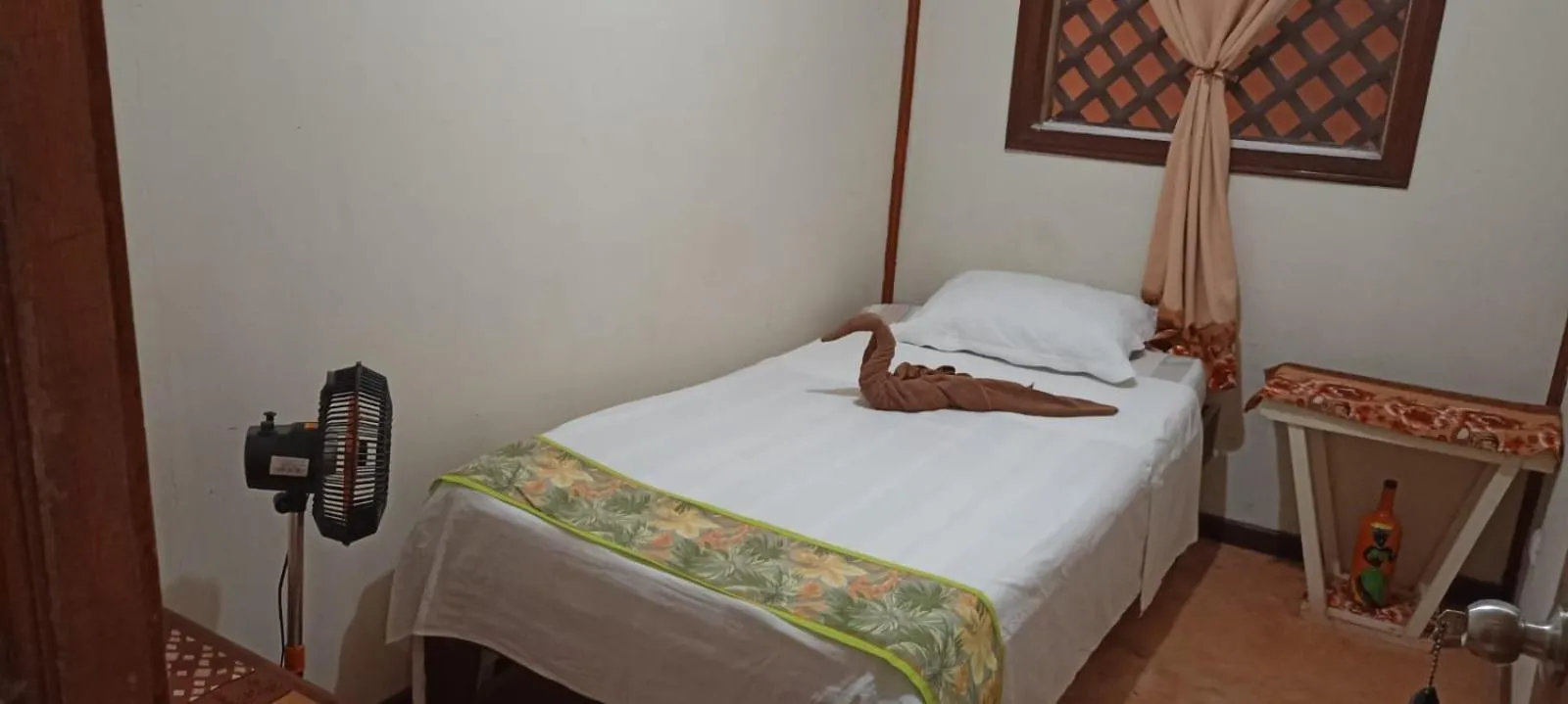 Shower, Bed in Hospedaje Meryscar