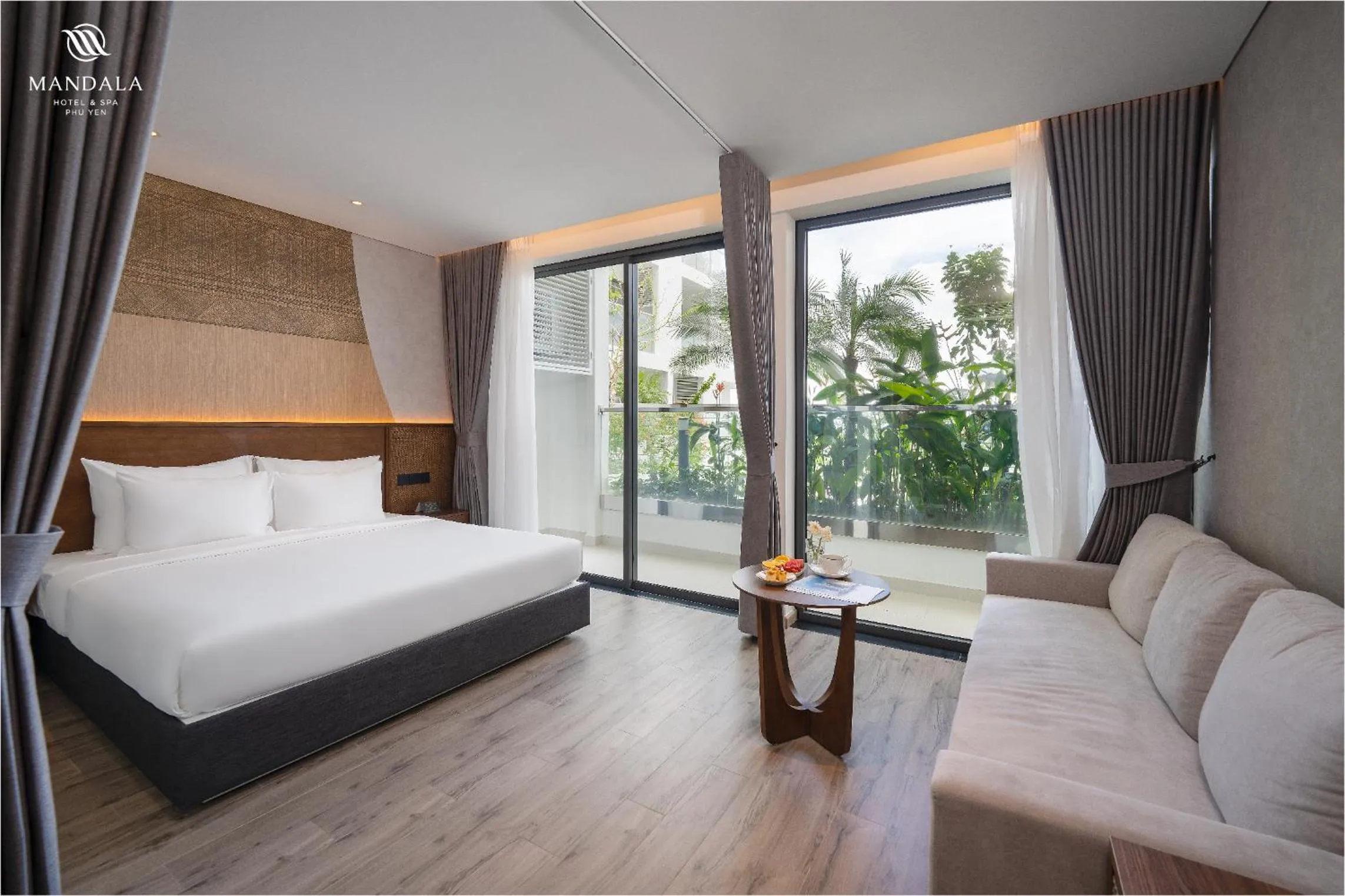 Photo of the whole room, Bed in M Continental by Mandala Phu Yen - 24hours Stay