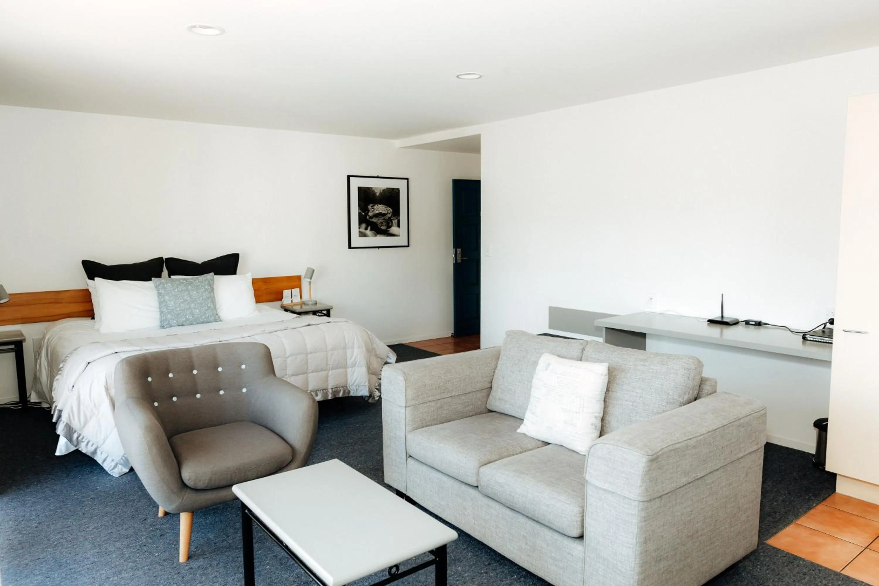 Bed in Akaroa Criterion Motel