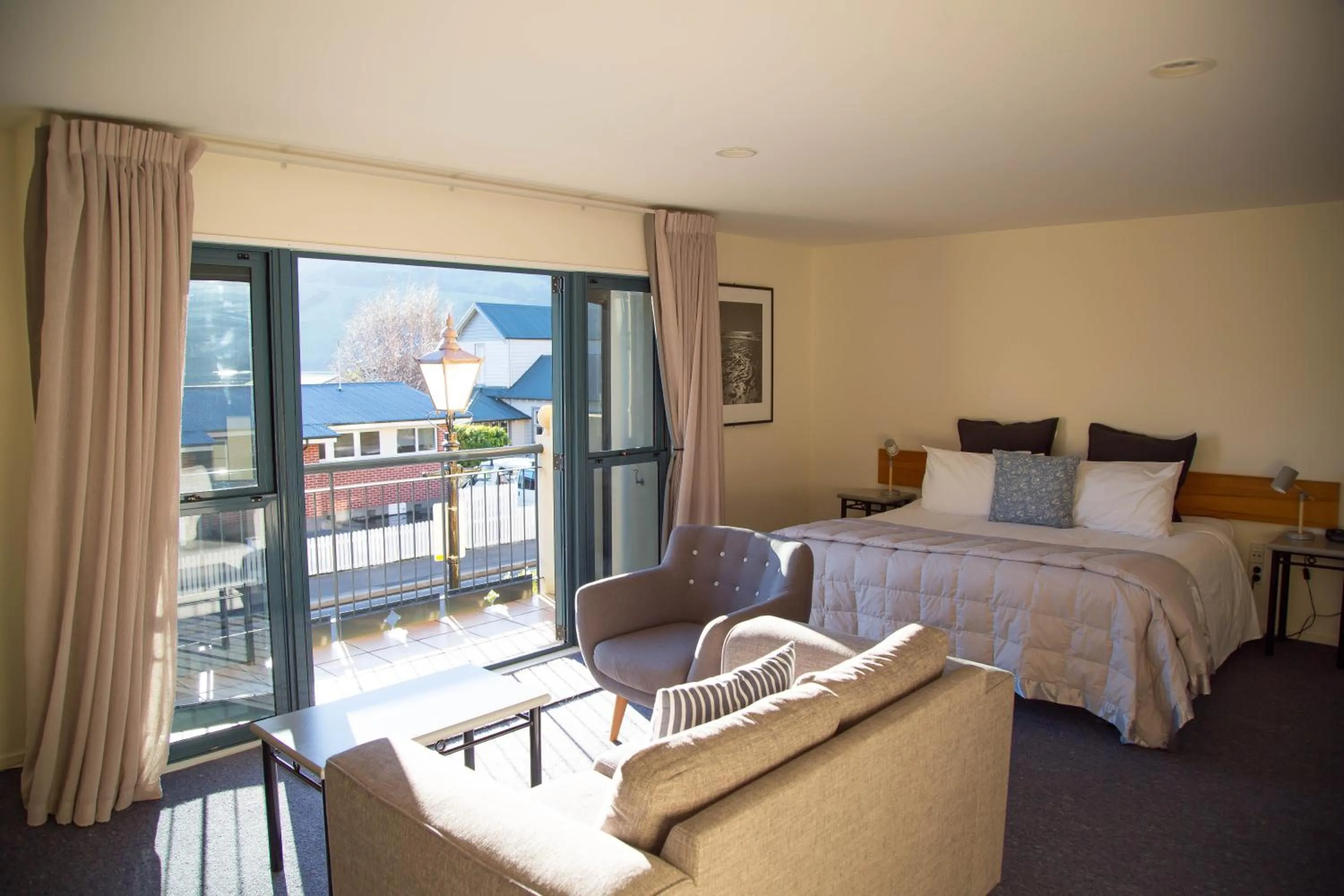 Bed in Akaroa Criterion Motel