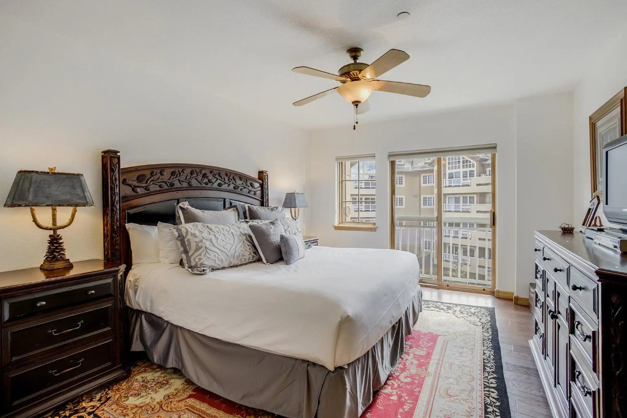 Property building, Bed in St James Beaver Creek, A Vail Resorts Property