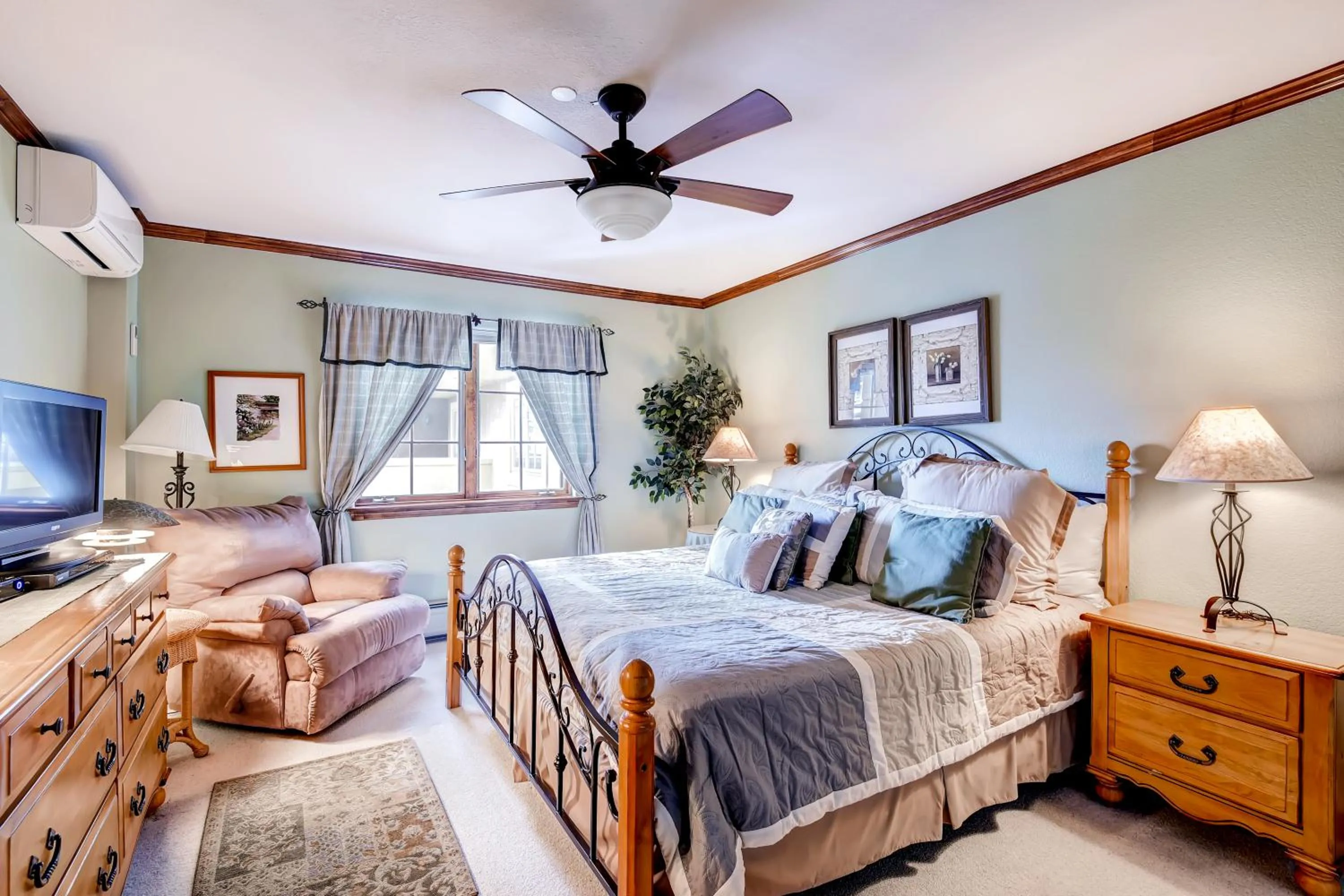 Bedroom, Bed in St James Beaver Creek, A Vail Resorts Property