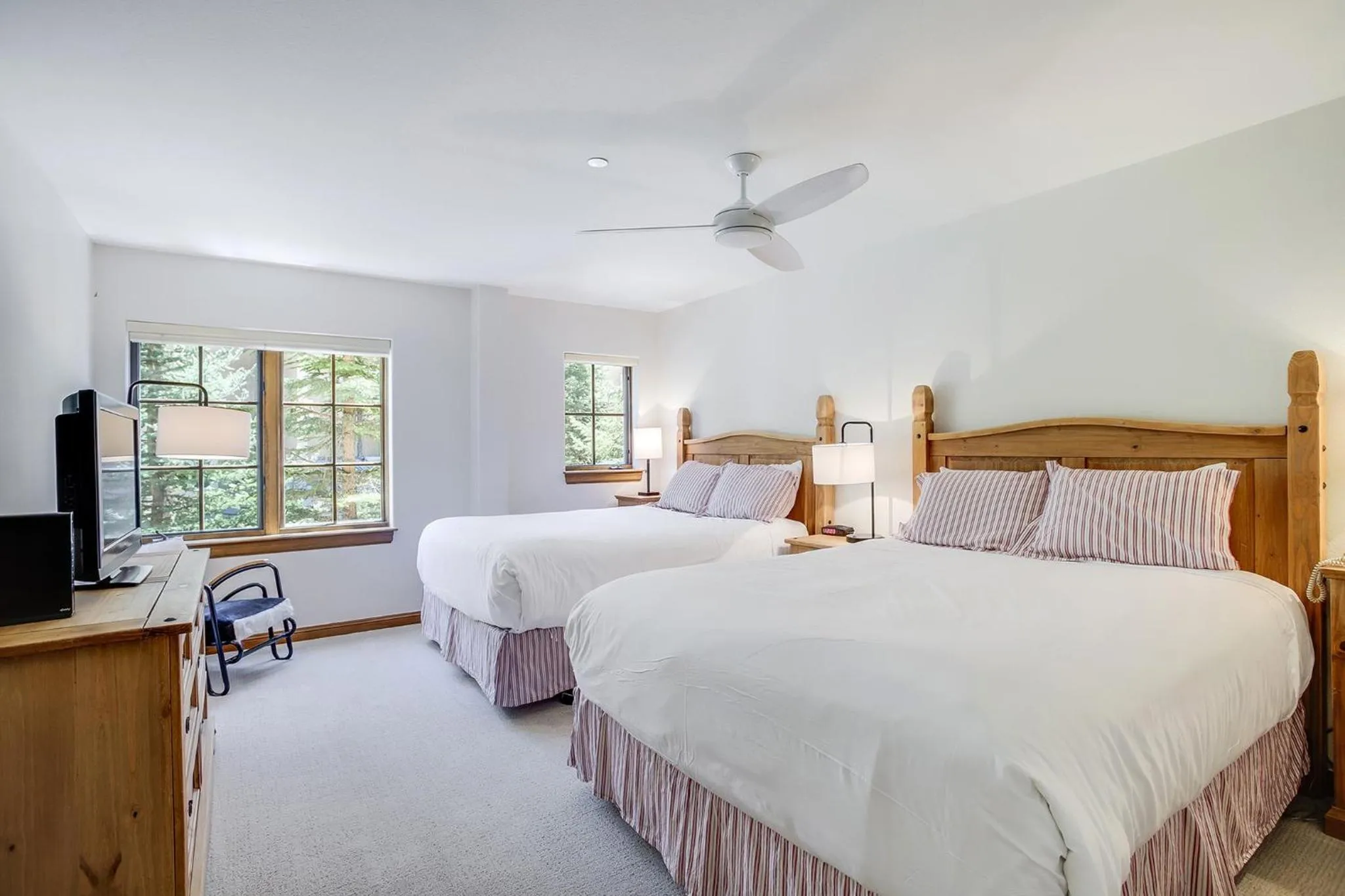 Photo of the whole room, Bed in St James Beaver Creek, A Vail Resorts Property