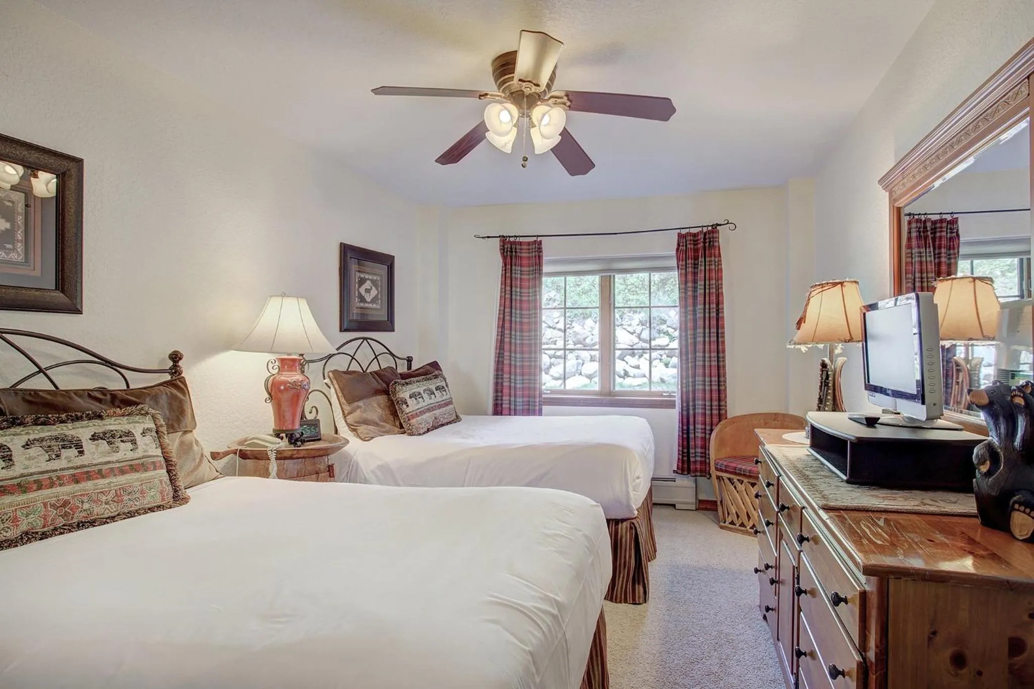 Photo of the whole room, Bed in St James Beaver Creek, A Vail Resorts Property