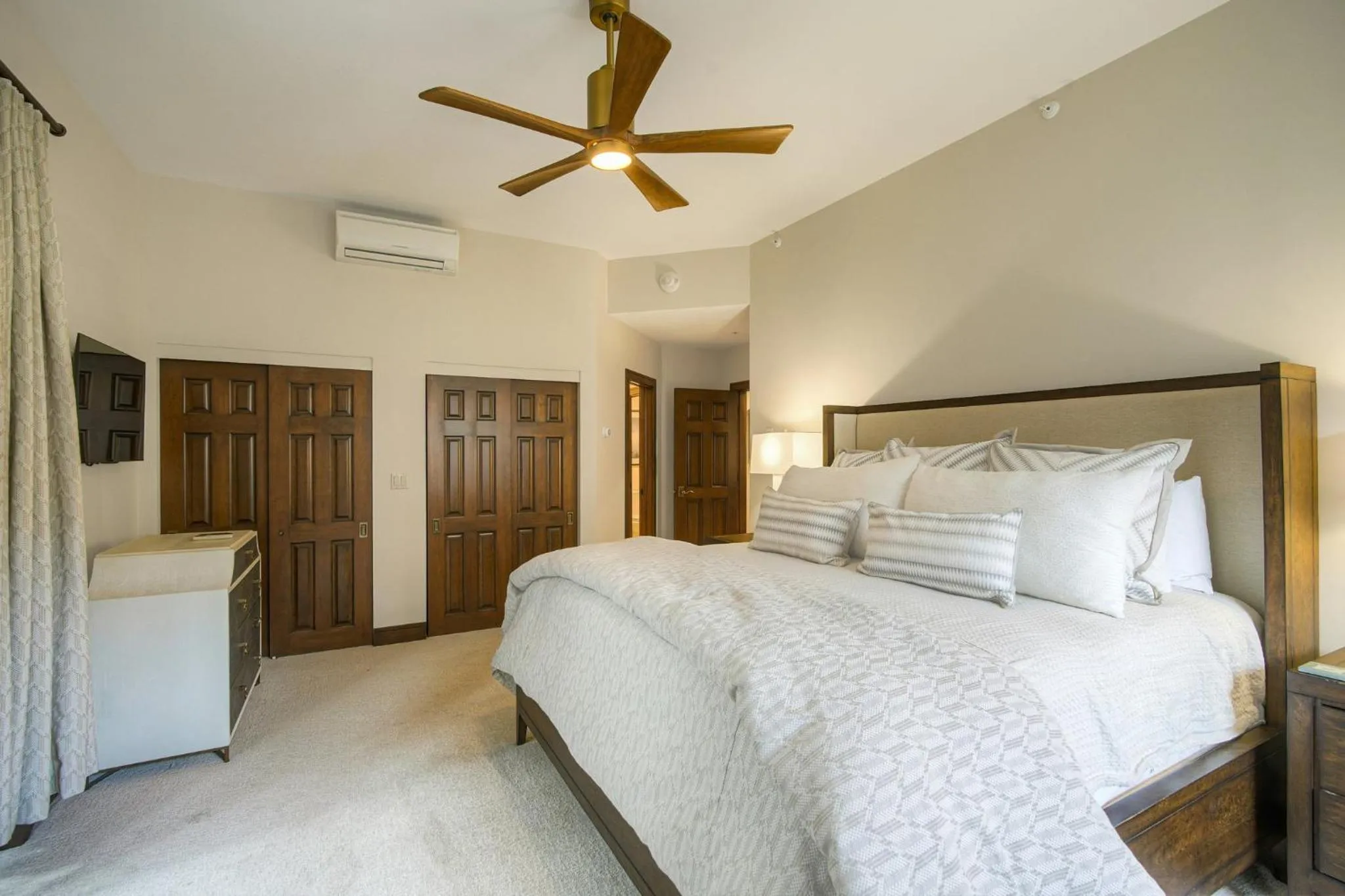 Bedroom, Bed in The Osprey at Beaver Creek, a RockResort